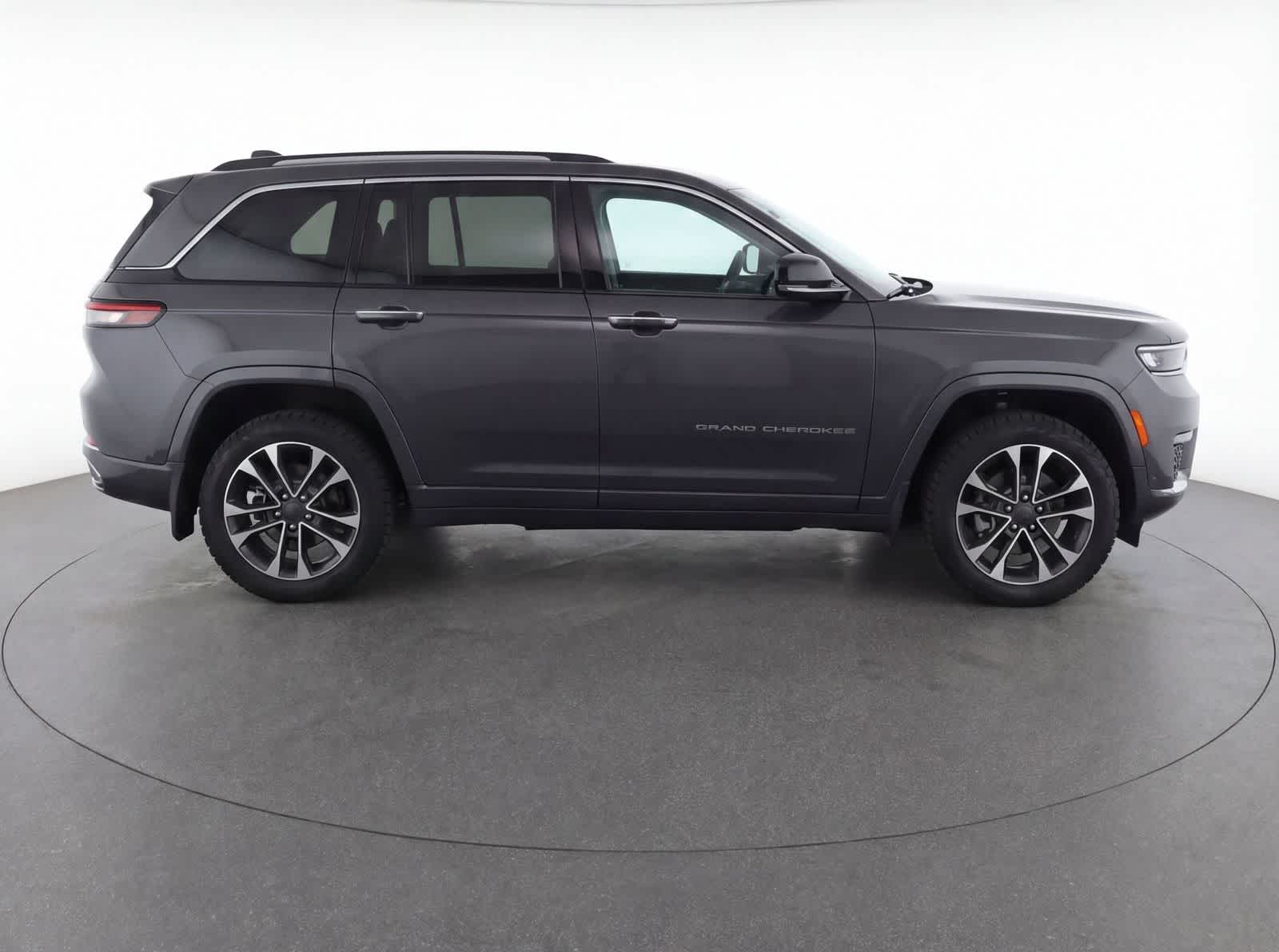 Thumbnail: 2023 Jeep Grand Cherokee - 8