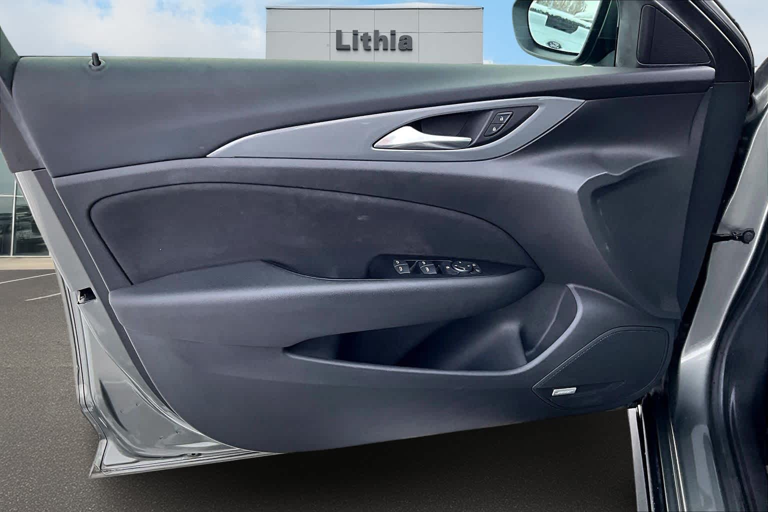 Thumbnail: 2018 Buick Regal - 28