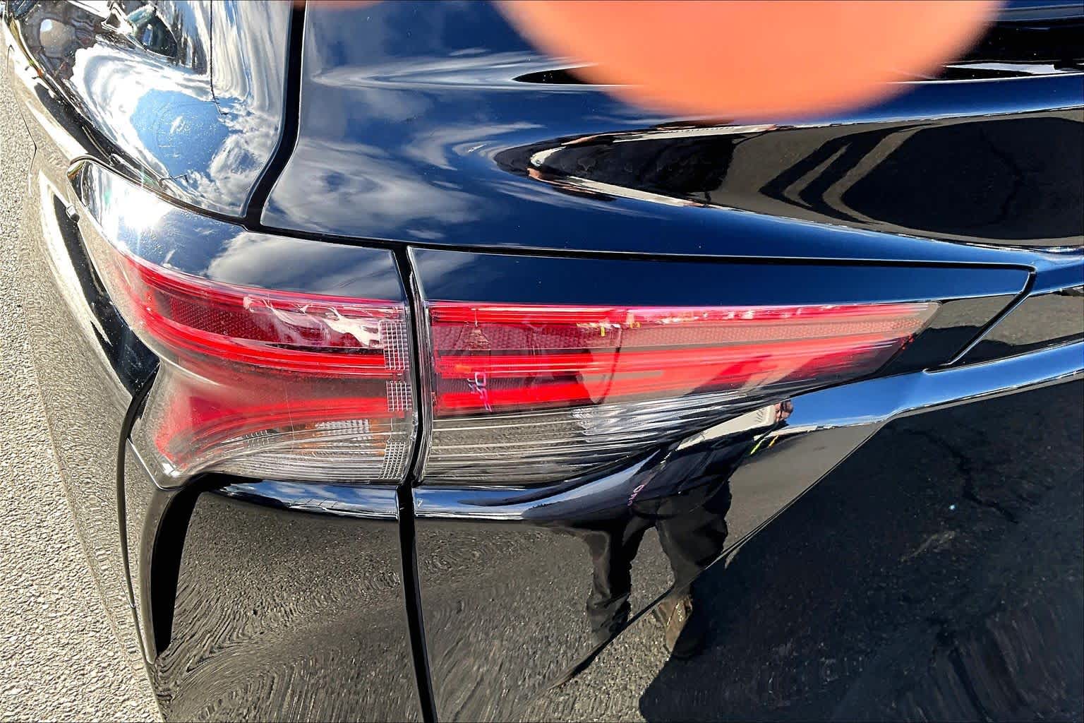 Thumbnail: 2022 Toyota Sienna - 32