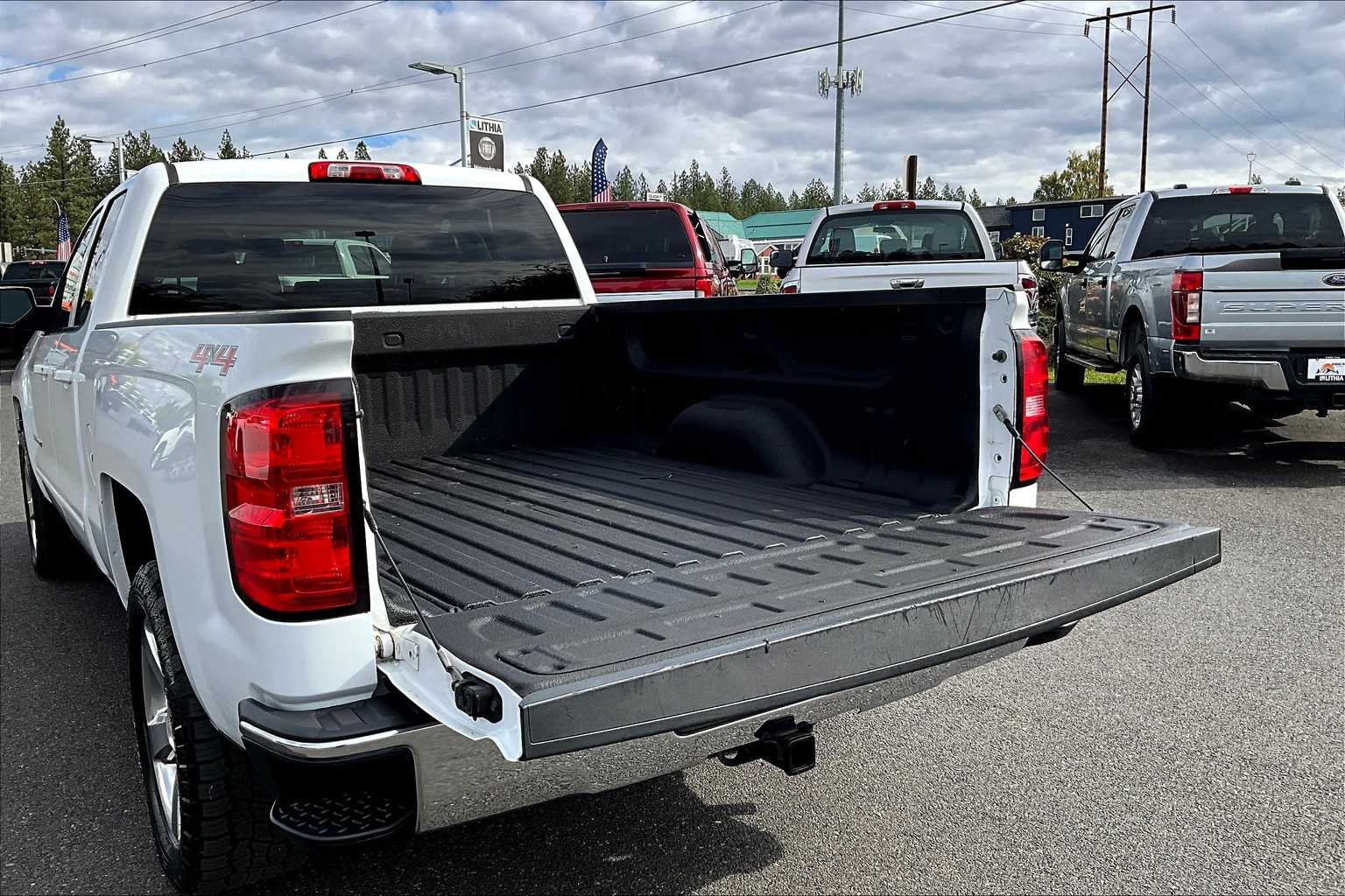 Thumbnail: 2015 Chevrolet Silverado 1500 - 19