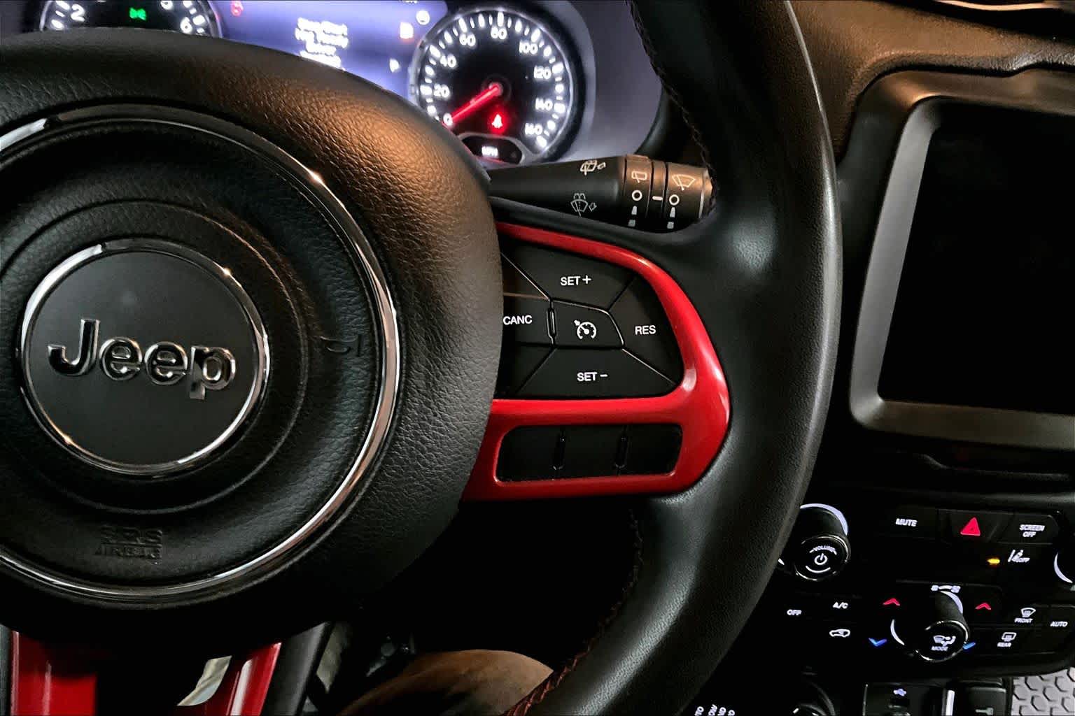 Thumbnail: 2022 Jeep Renegade - 26