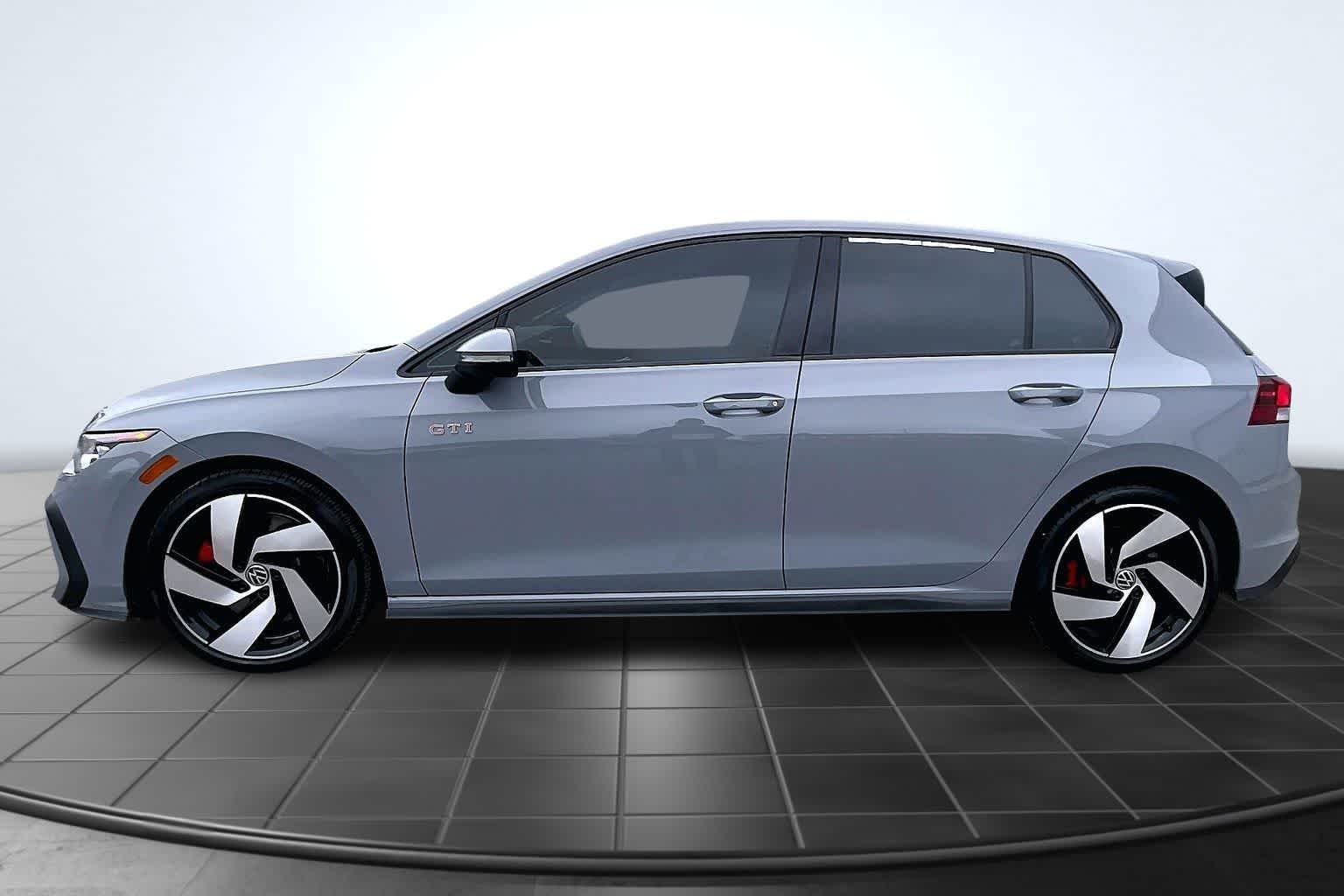Thumbnail: 2025 Volkswagen Golf - 3