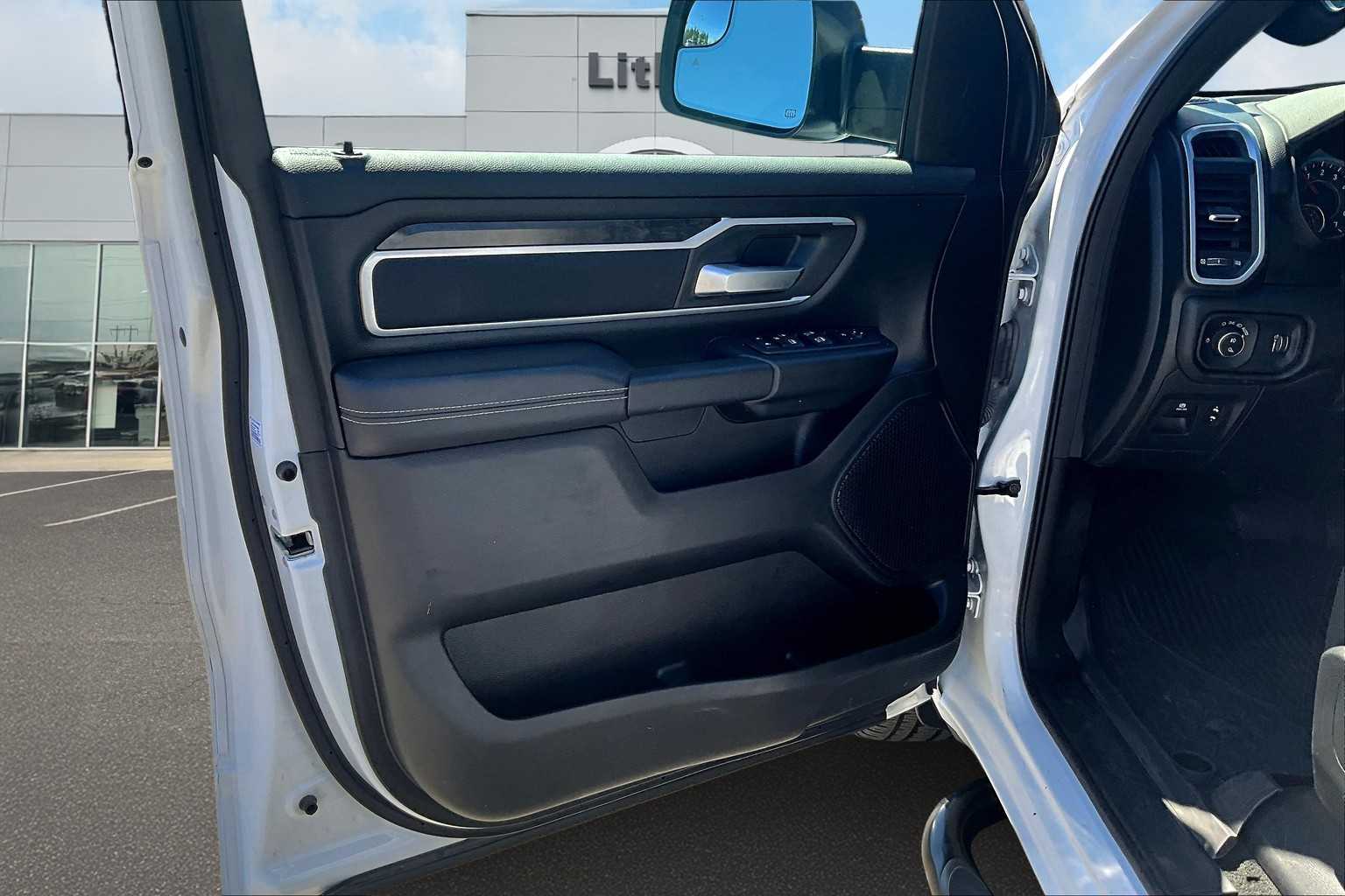 Thumbnail: 2023 RAM 1500 - 28
