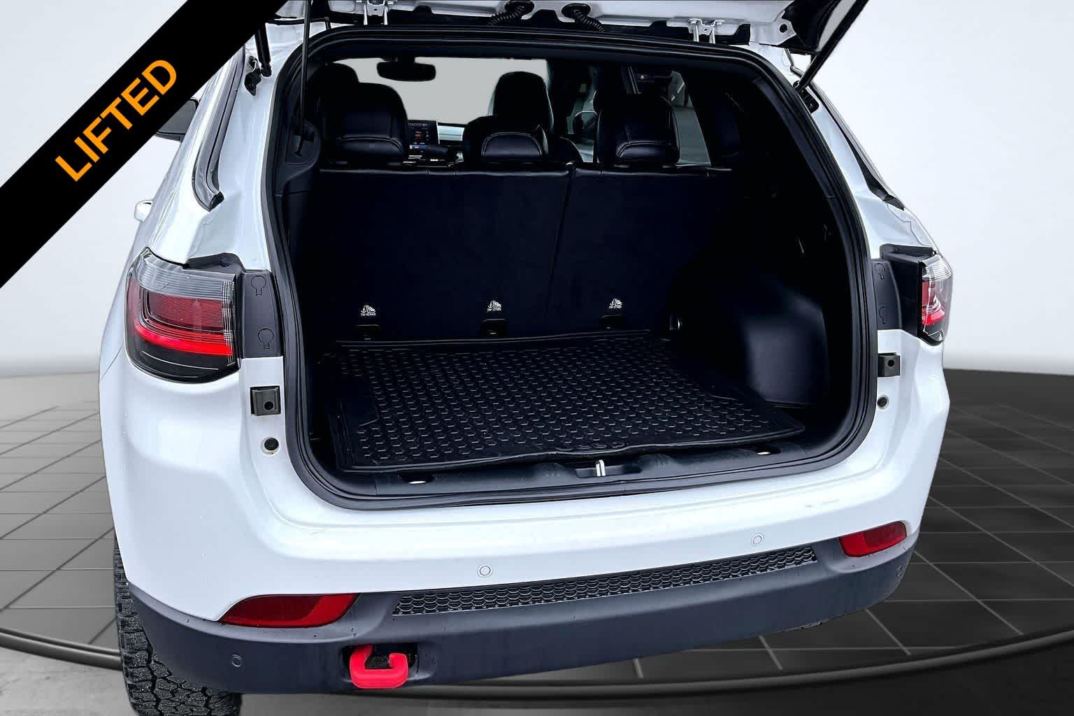 Thumbnail: 2024 Jeep Compass - 18