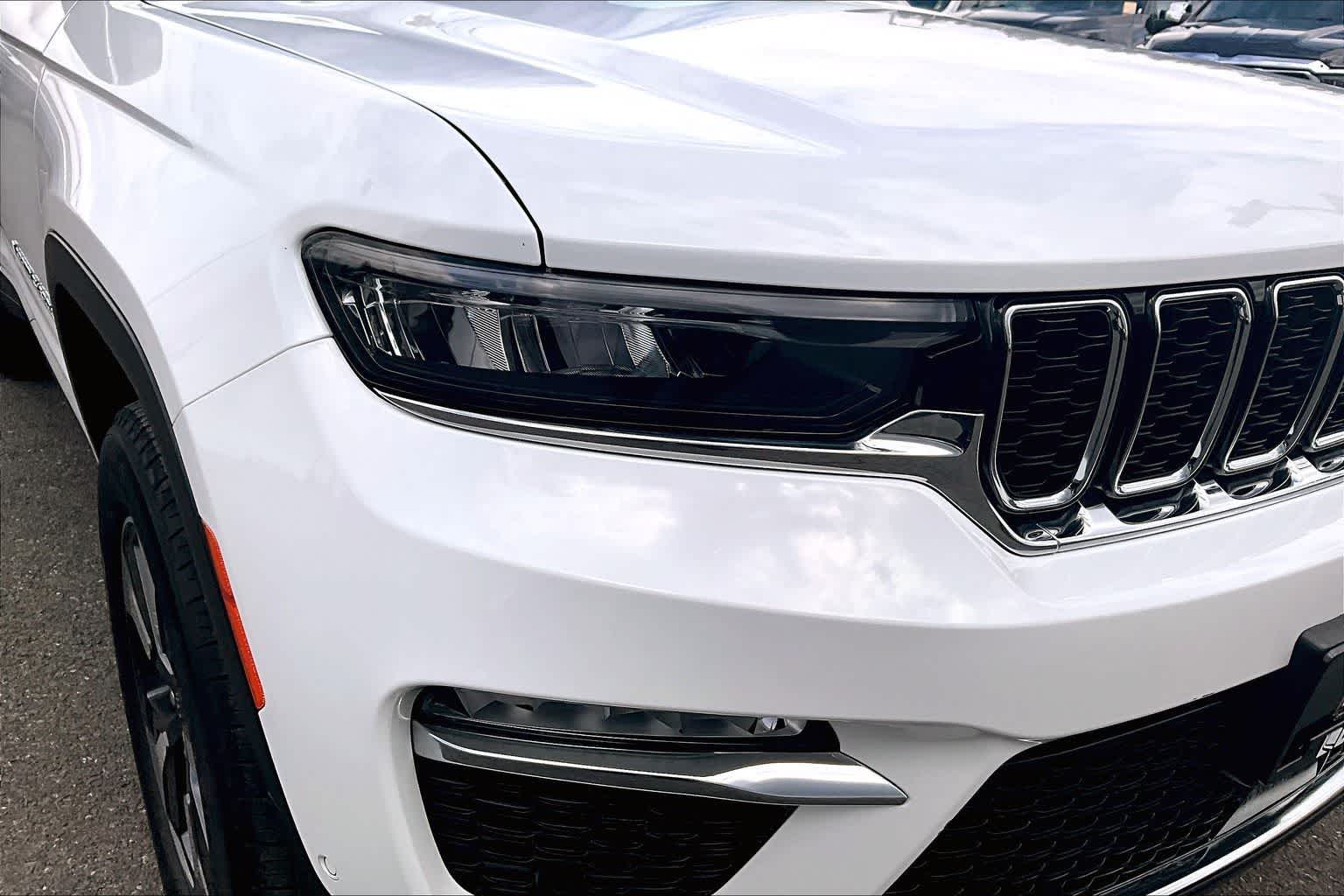 Thumbnail: 2023 Jeep Grand Cherokee - 31