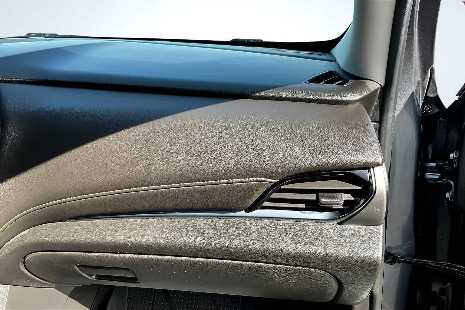 Thumbnail: 2020 Chevrolet Traverse - 24