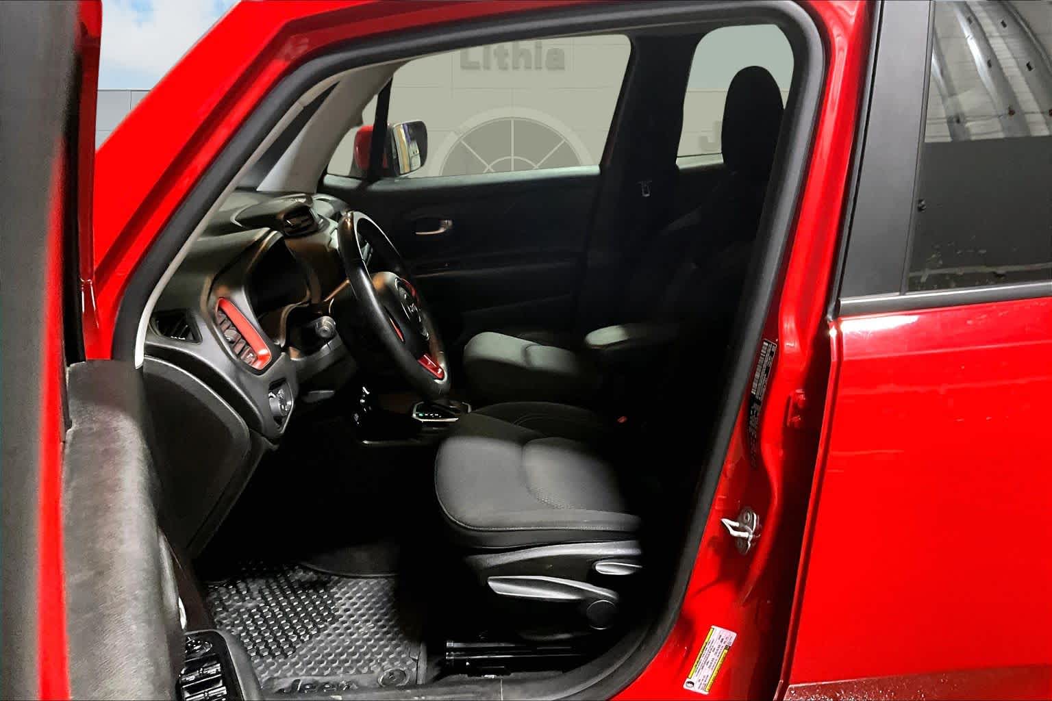 Thumbnail: 2022 Jeep Renegade - 11