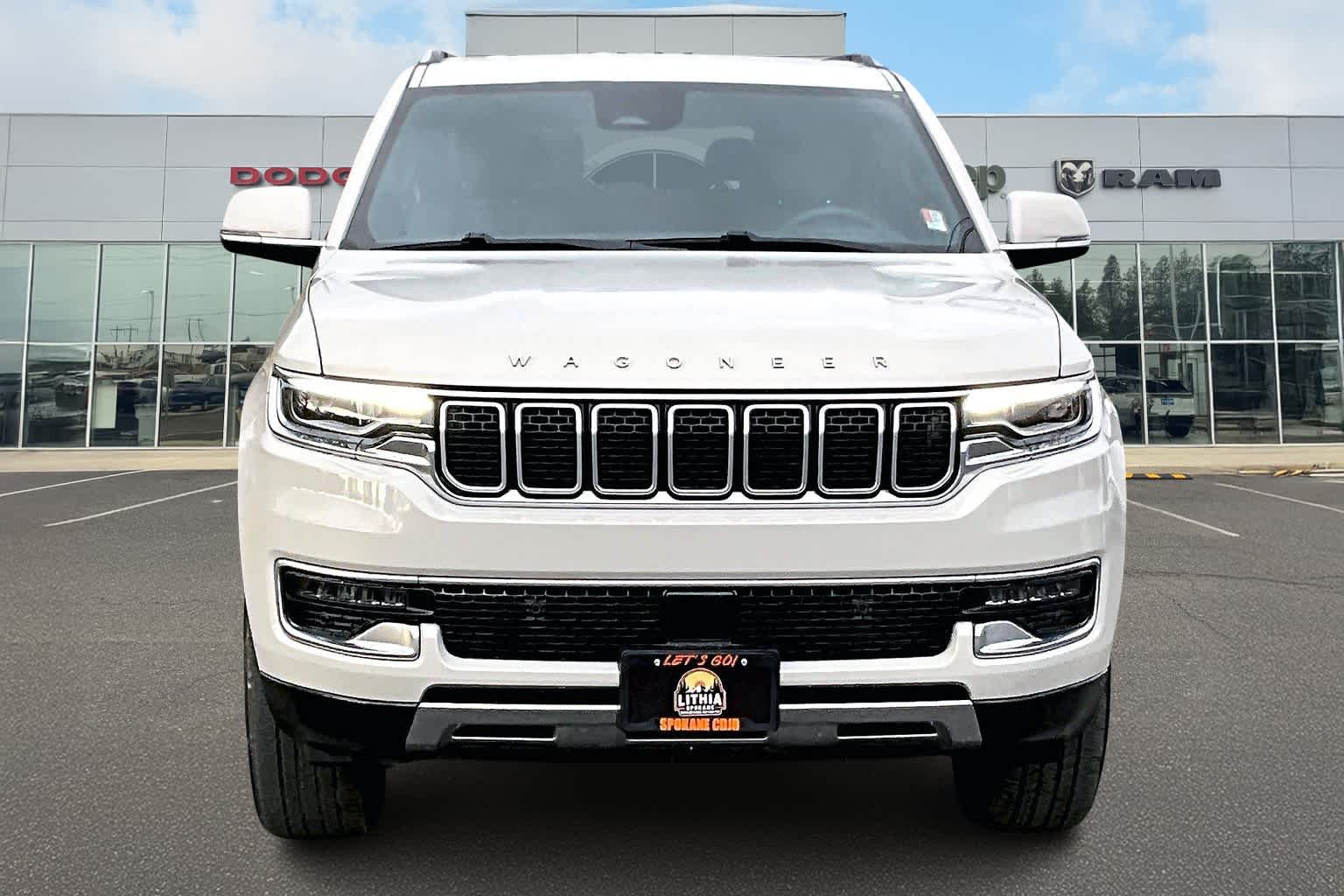 Thumbnail: 2022 Jeep Wagoneer - 6