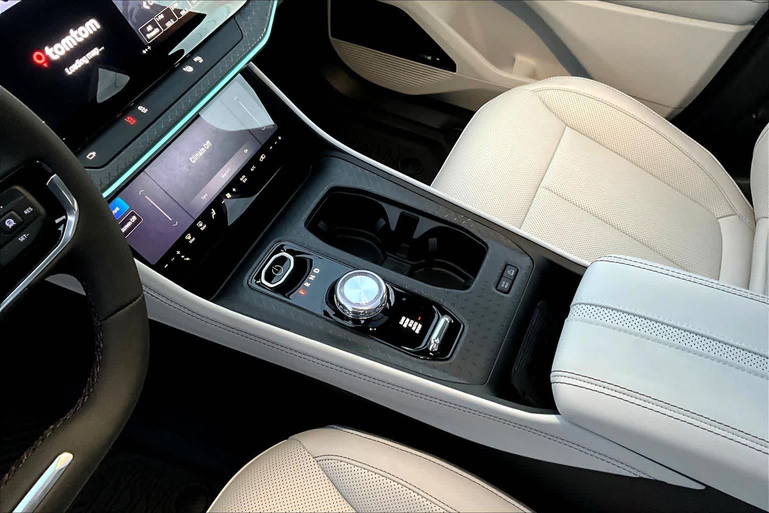 Thumbnail: 2025 Jeep Wagoneer S - 17