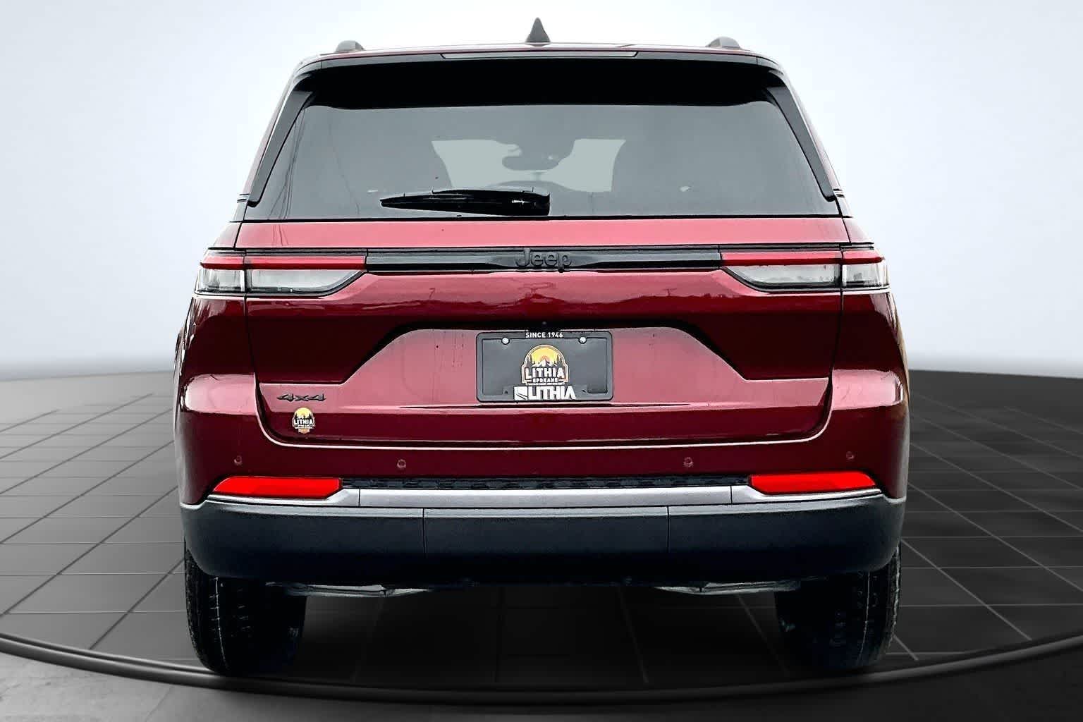 Thumbnail: 2026 Jeep Grand Cherokee - 5