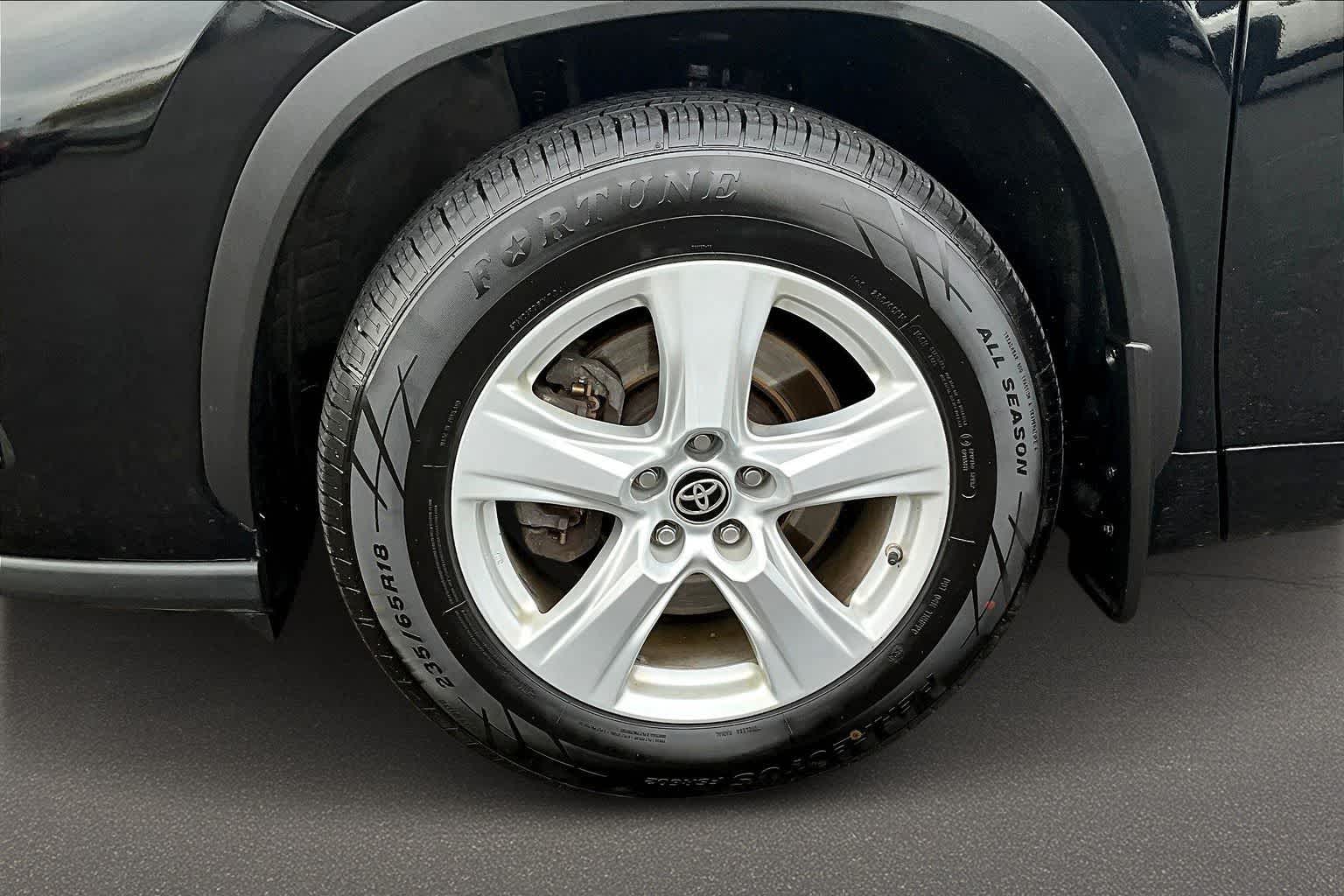 Thumbnail: 2020 Toyota Highlander - 8