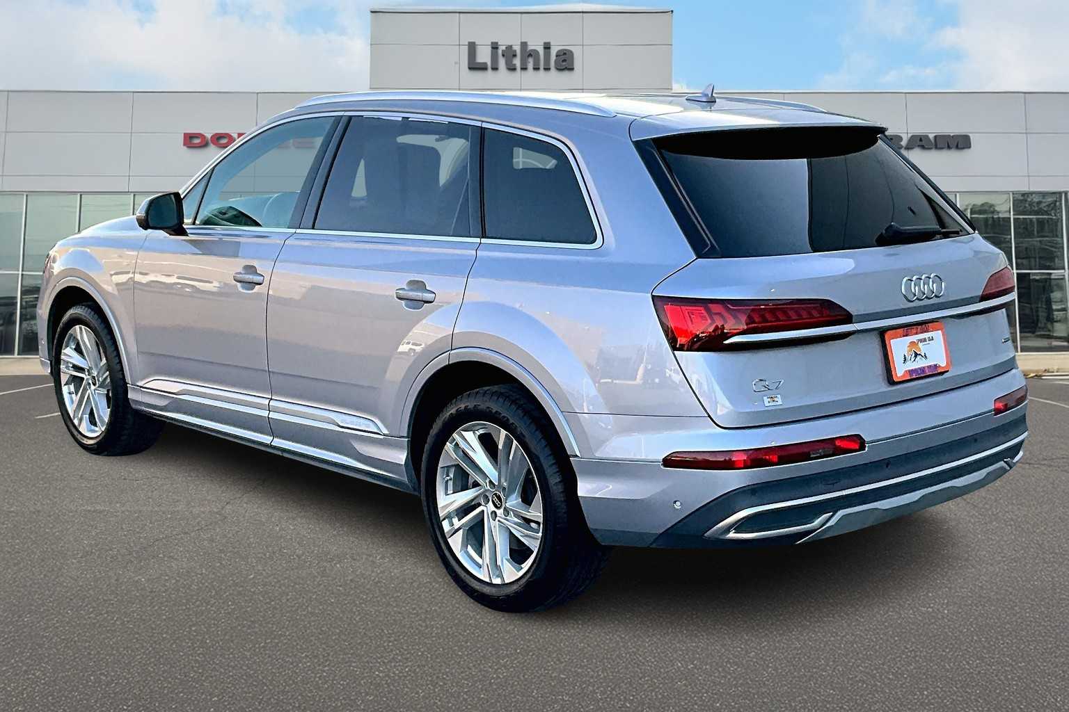 2022 Audi Q7 55 Premium Plus photo 4