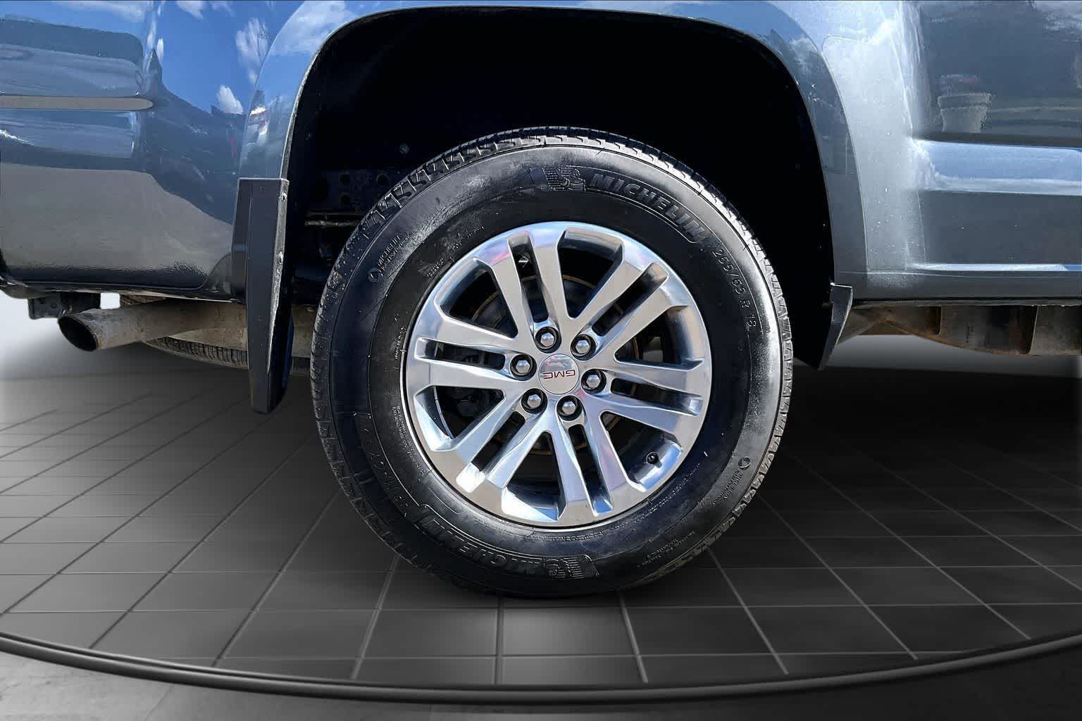 Thumbnail: 2017 GMC Canyon - 35