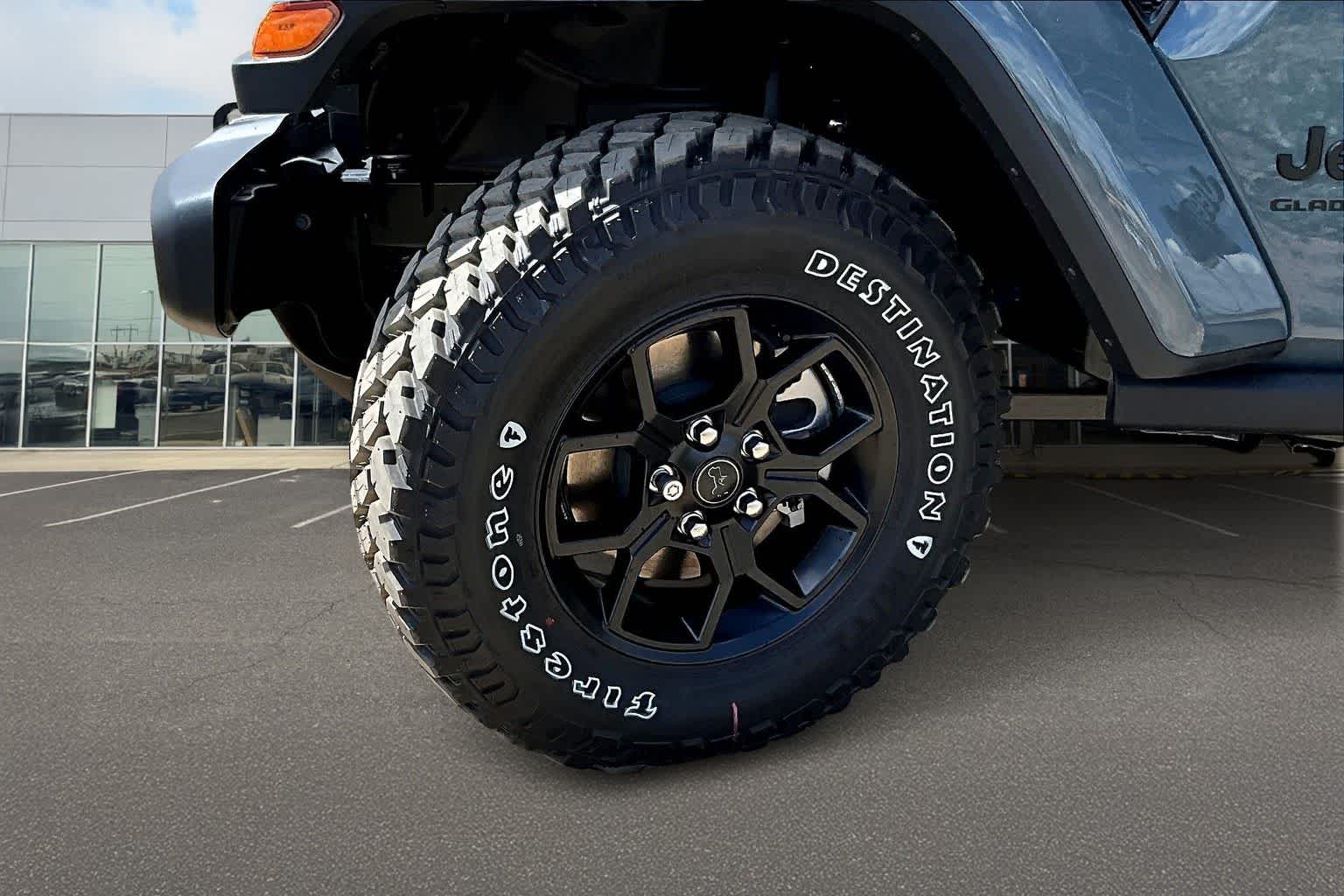 Thumbnail: 2025 Jeep Gladiator - 8