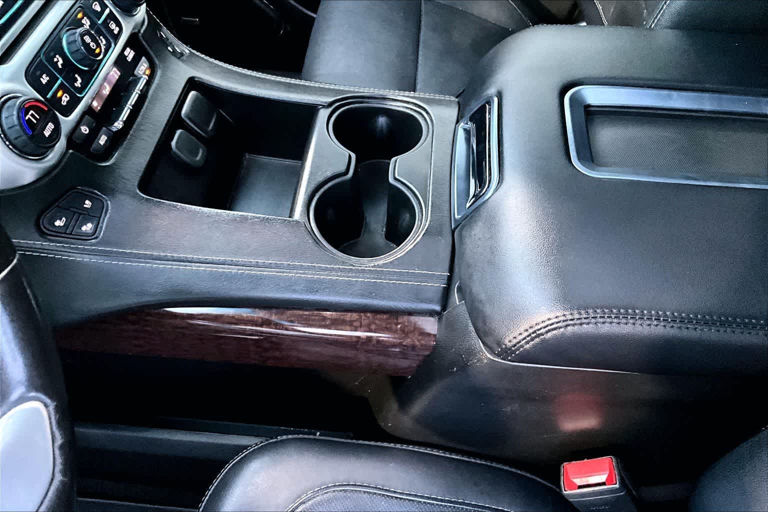 Thumbnail: 2018 GMC Yukon XL - 17