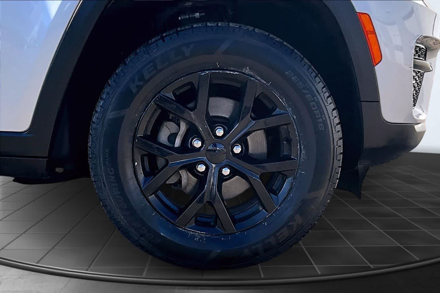 Thumbnail: 2024 Jeep Grand Cherokee - 34