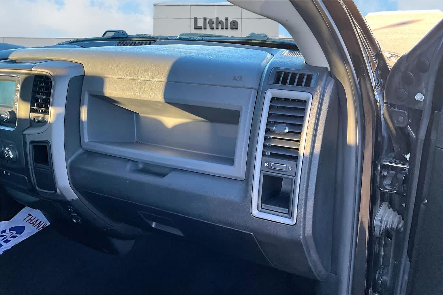 Thumbnail: 2019 RAM 1500 Classic - 24