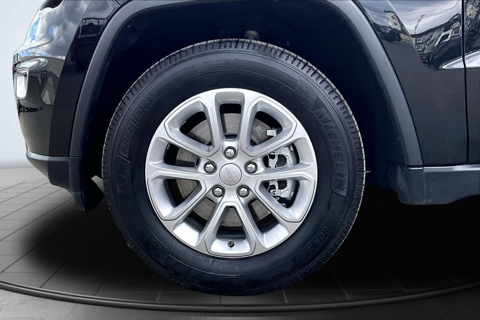 Thumbnail: 2022 Jeep Grand Cherokee - 8