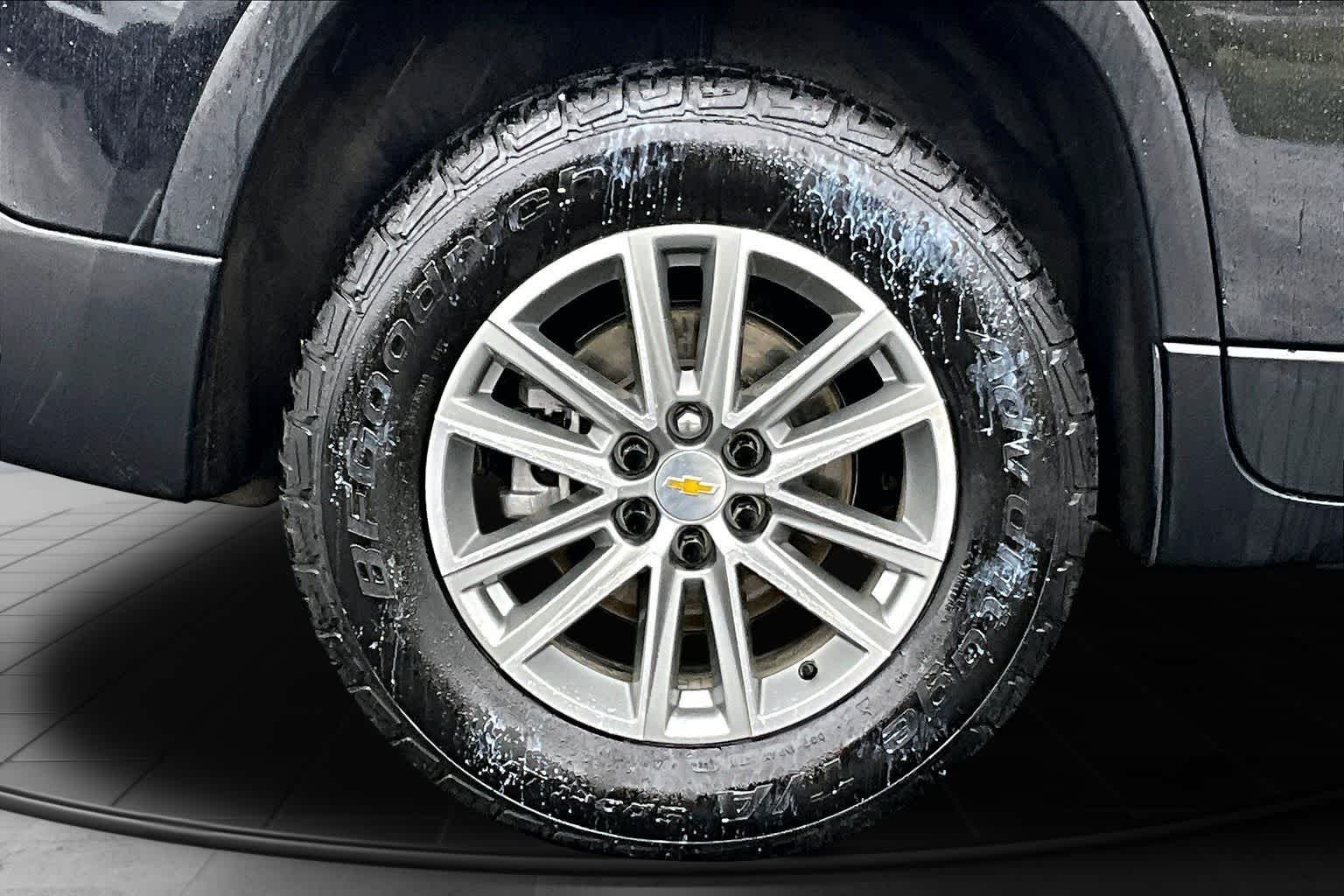 Thumbnail: 2023 Chevrolet Traverse - 36