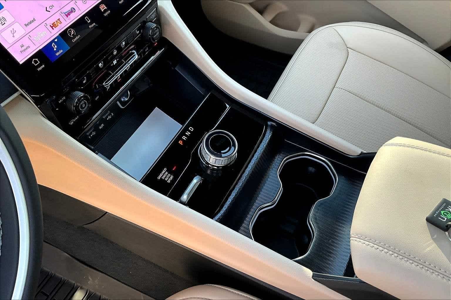 Thumbnail: 2025 Jeep Grand Cherokee L - 17