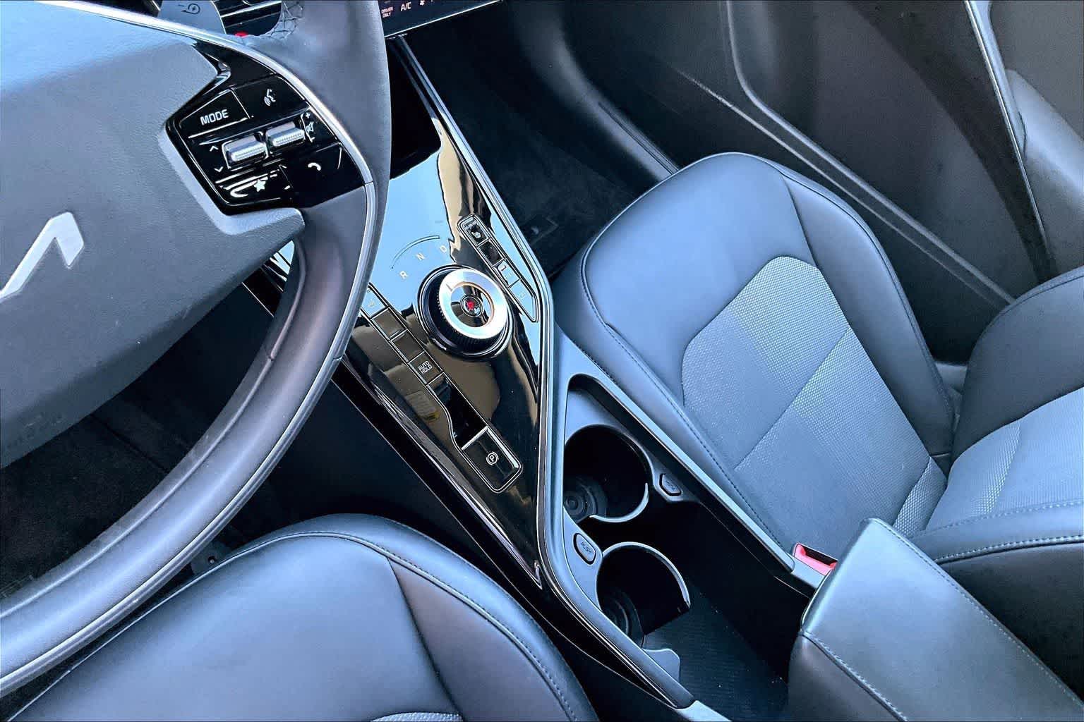 Thumbnail: 2024 Kia Niro - 17