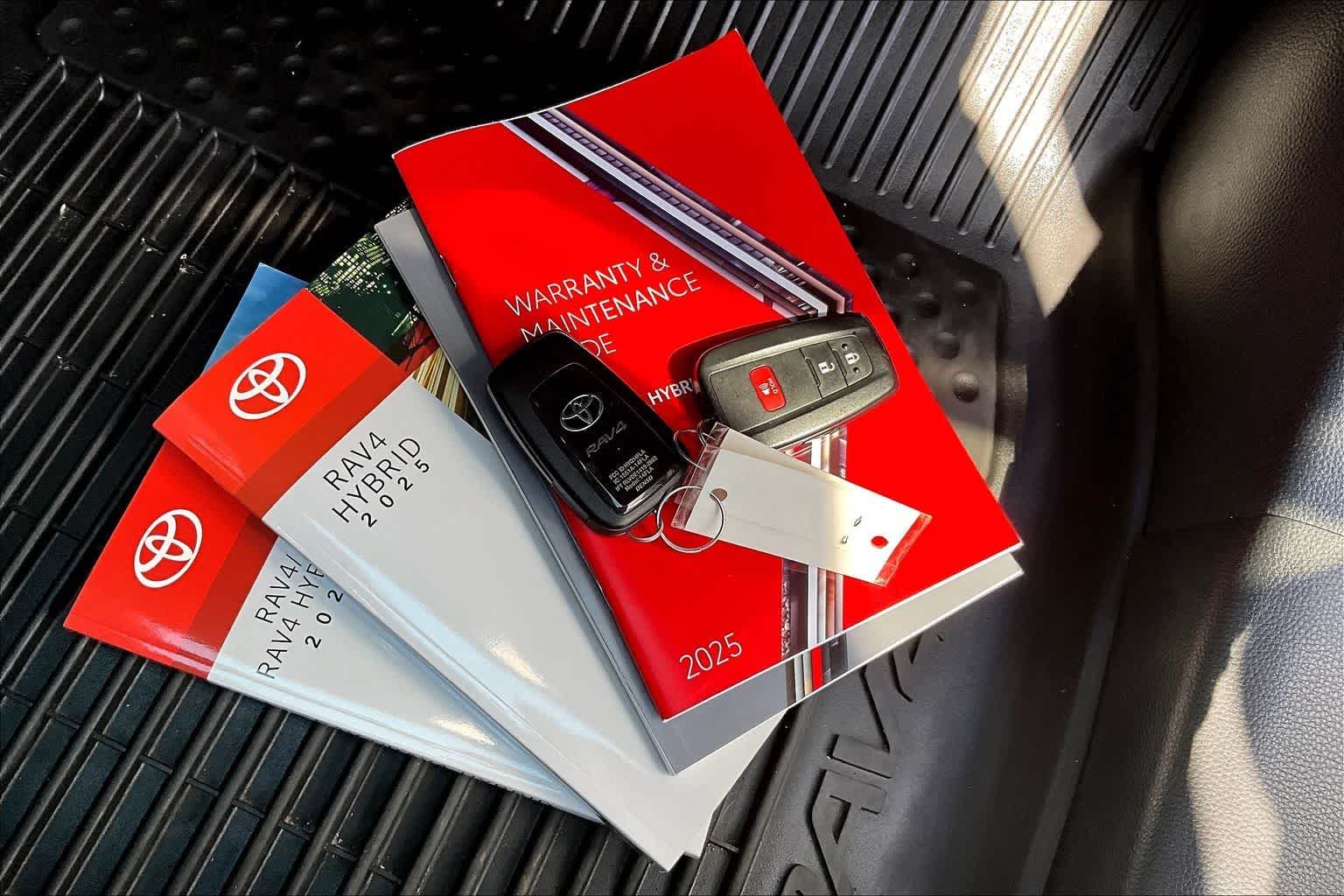 Thumbnail: 2025 Toyota RAV4 - 20