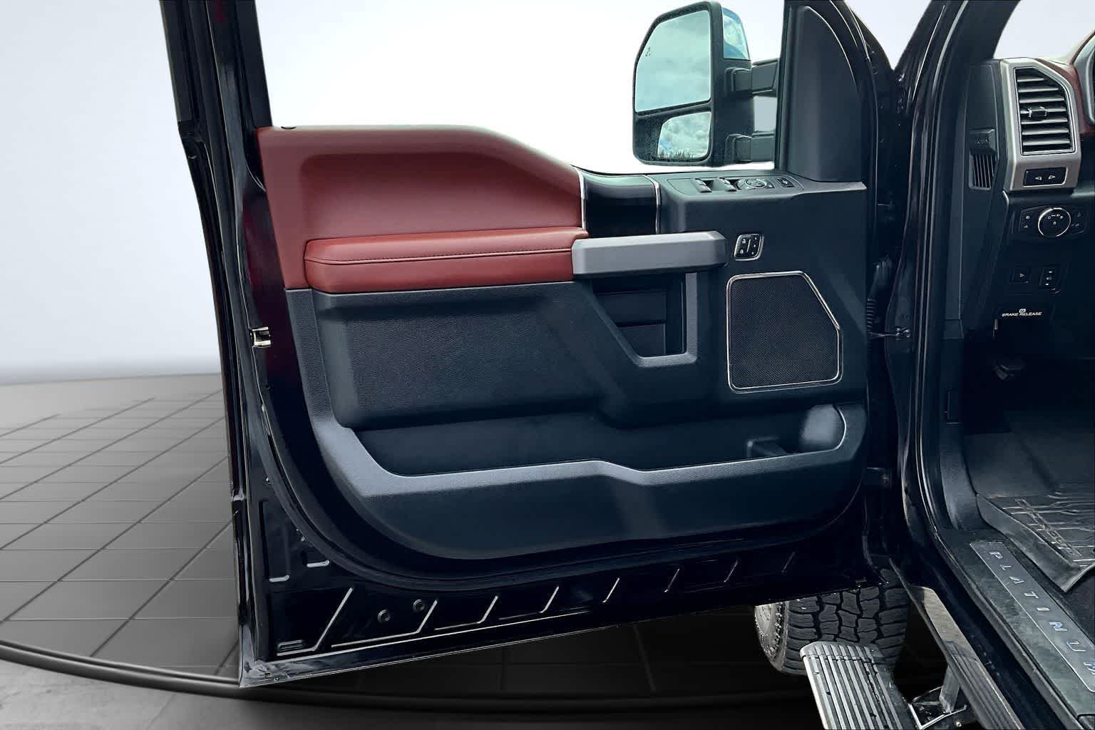 Thumbnail: 2019 Ford Econoline - 28