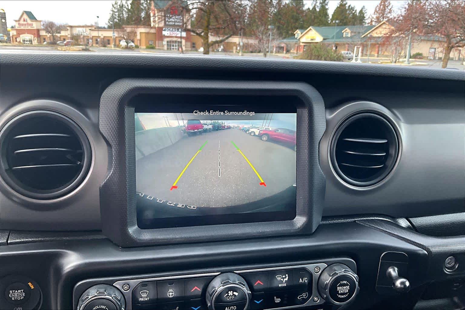 Thumbnail: 2022 Jeep Wrangler - 27