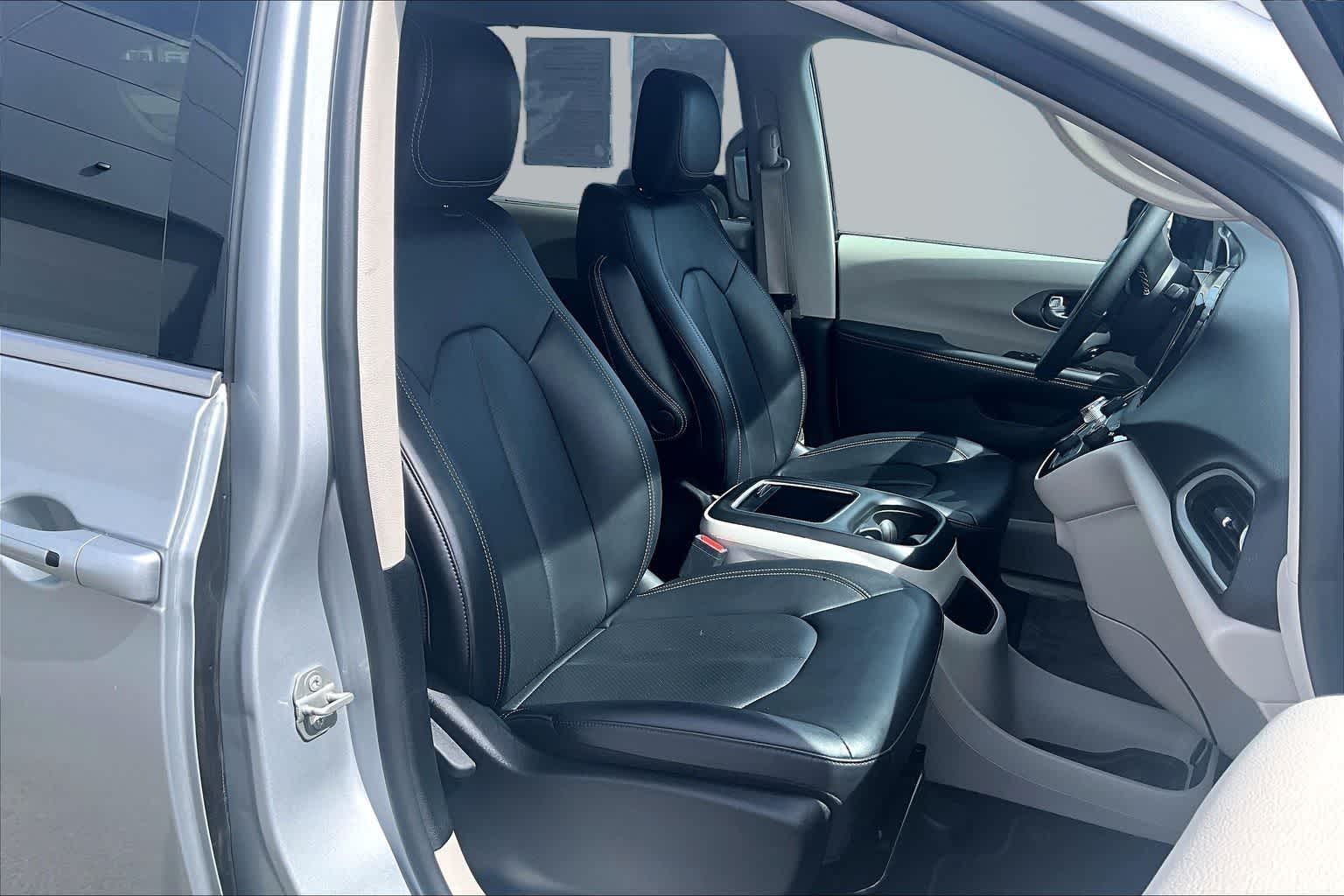 Thumbnail: 2024 Chrysler Pacifica - 14