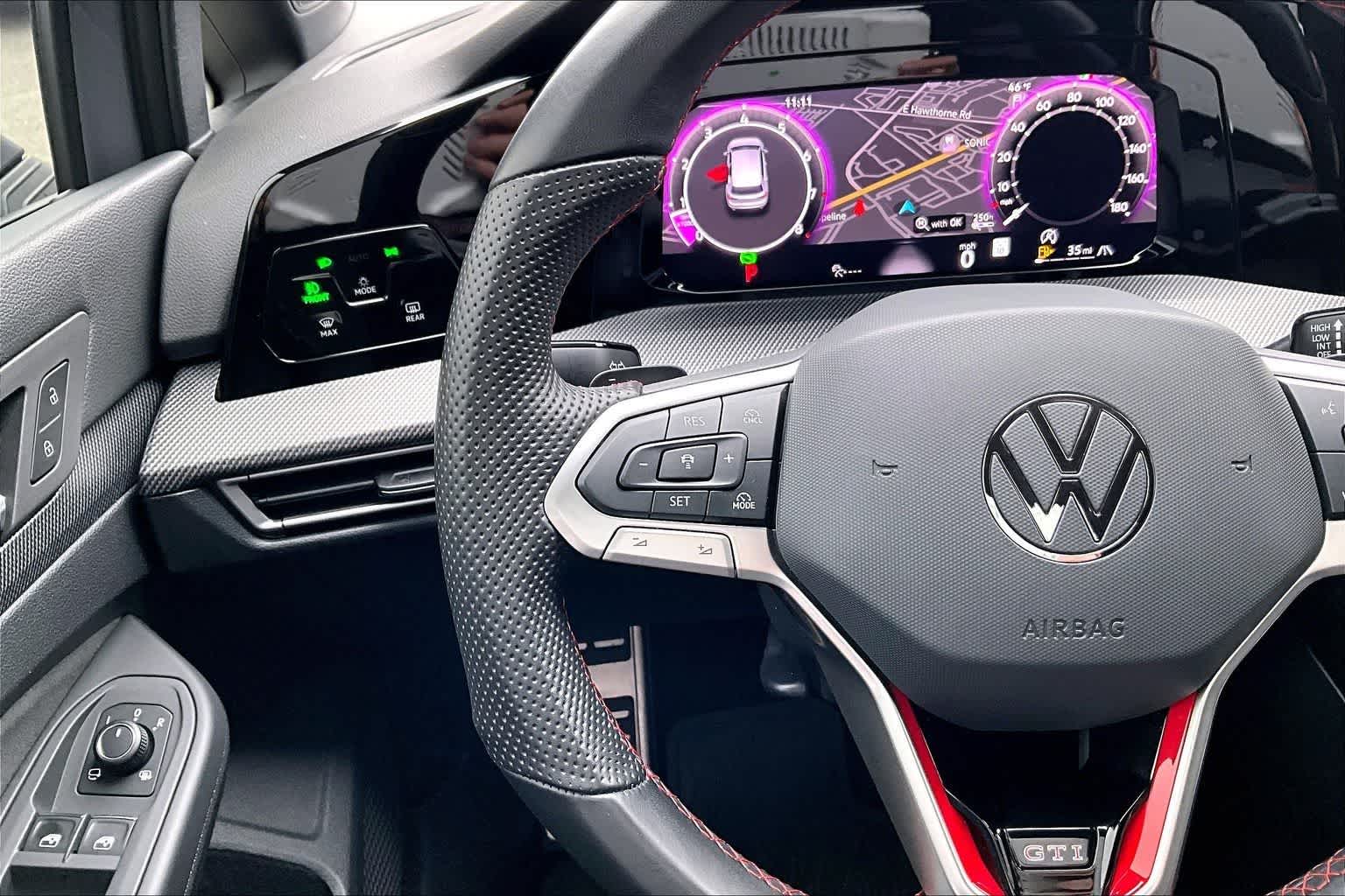 Thumbnail: 2025 Volkswagen Golf - 25