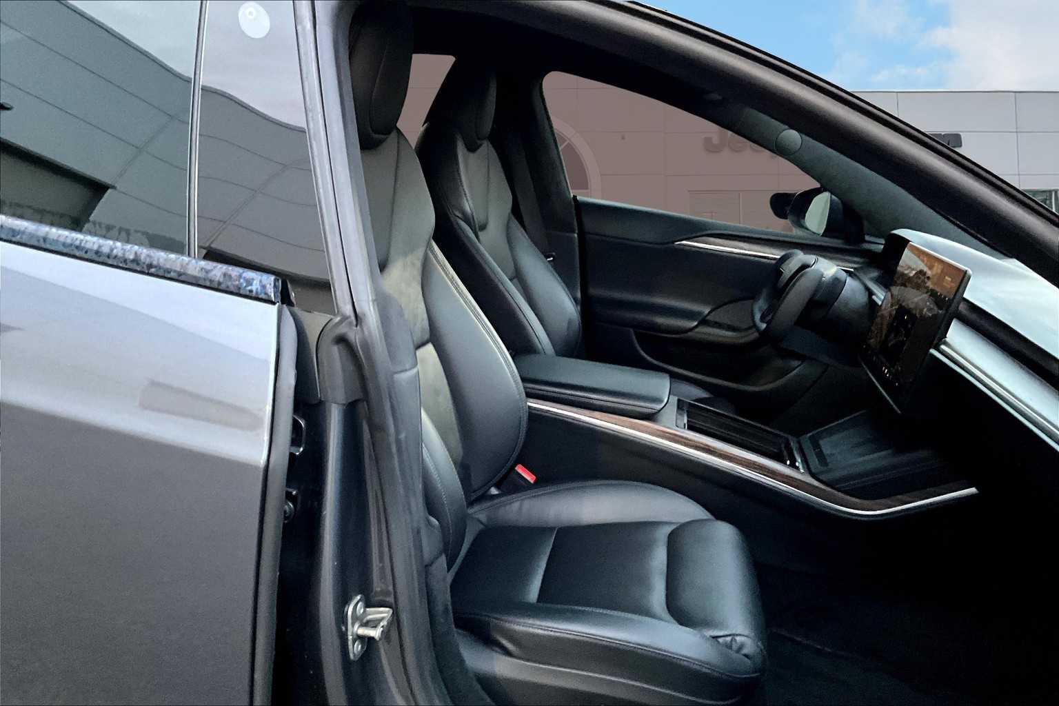 Thumbnail: 2022 Tesla Model S - 14