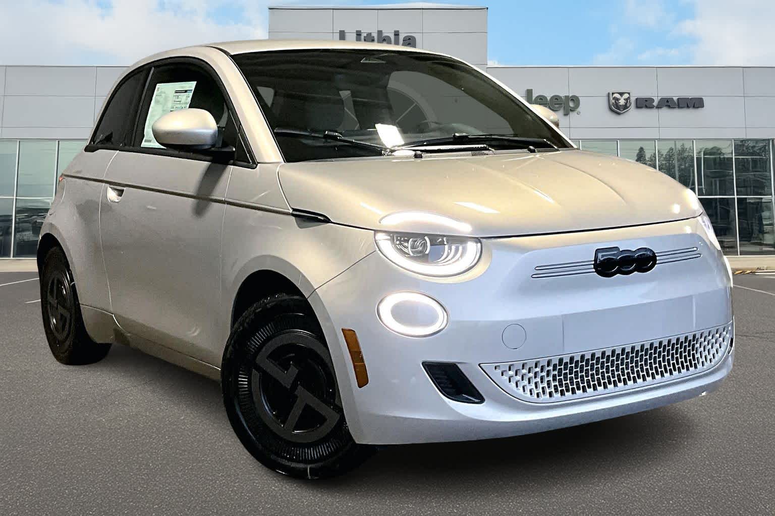 Thumbnail: 2025 Fiat 500e - 22