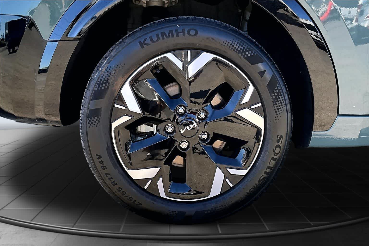 Thumbnail: 2024 Kia Niro - 35