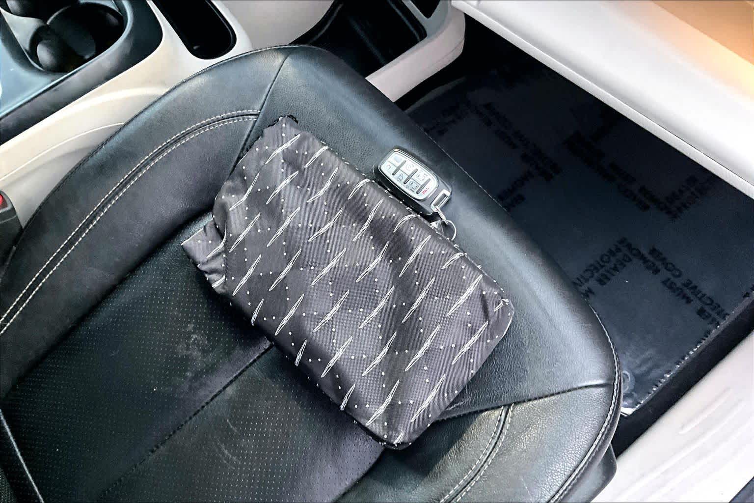 Thumbnail: 2022 Chrysler Pacifica - 20