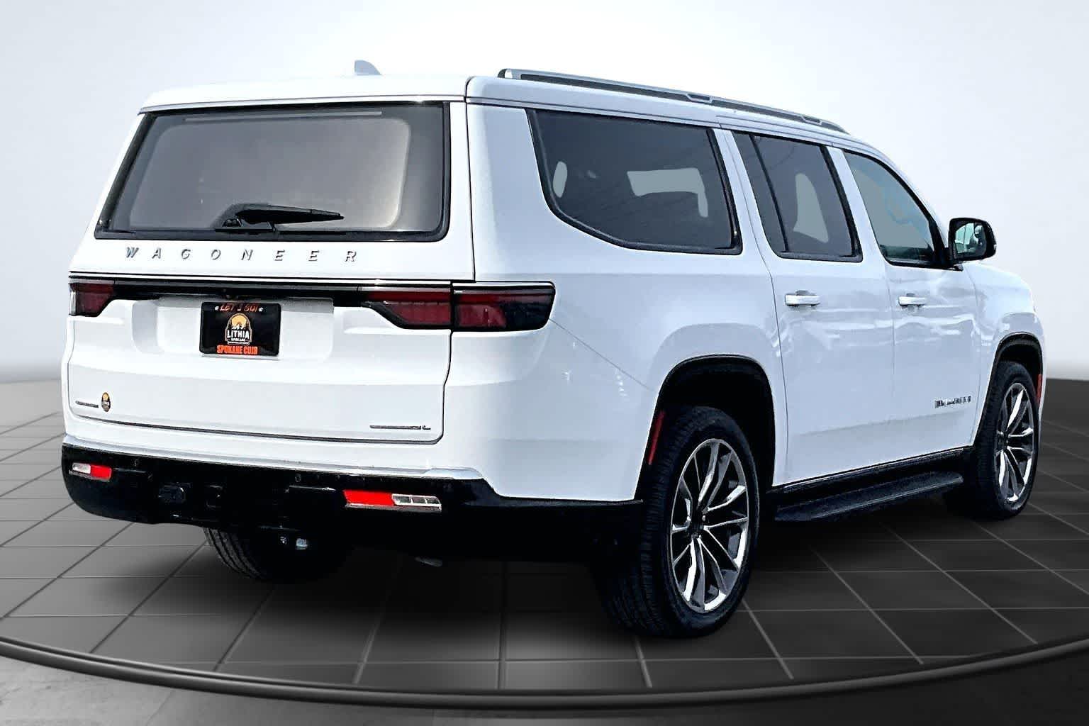 Thumbnail: 2023 Jeep Wagoneer - 23