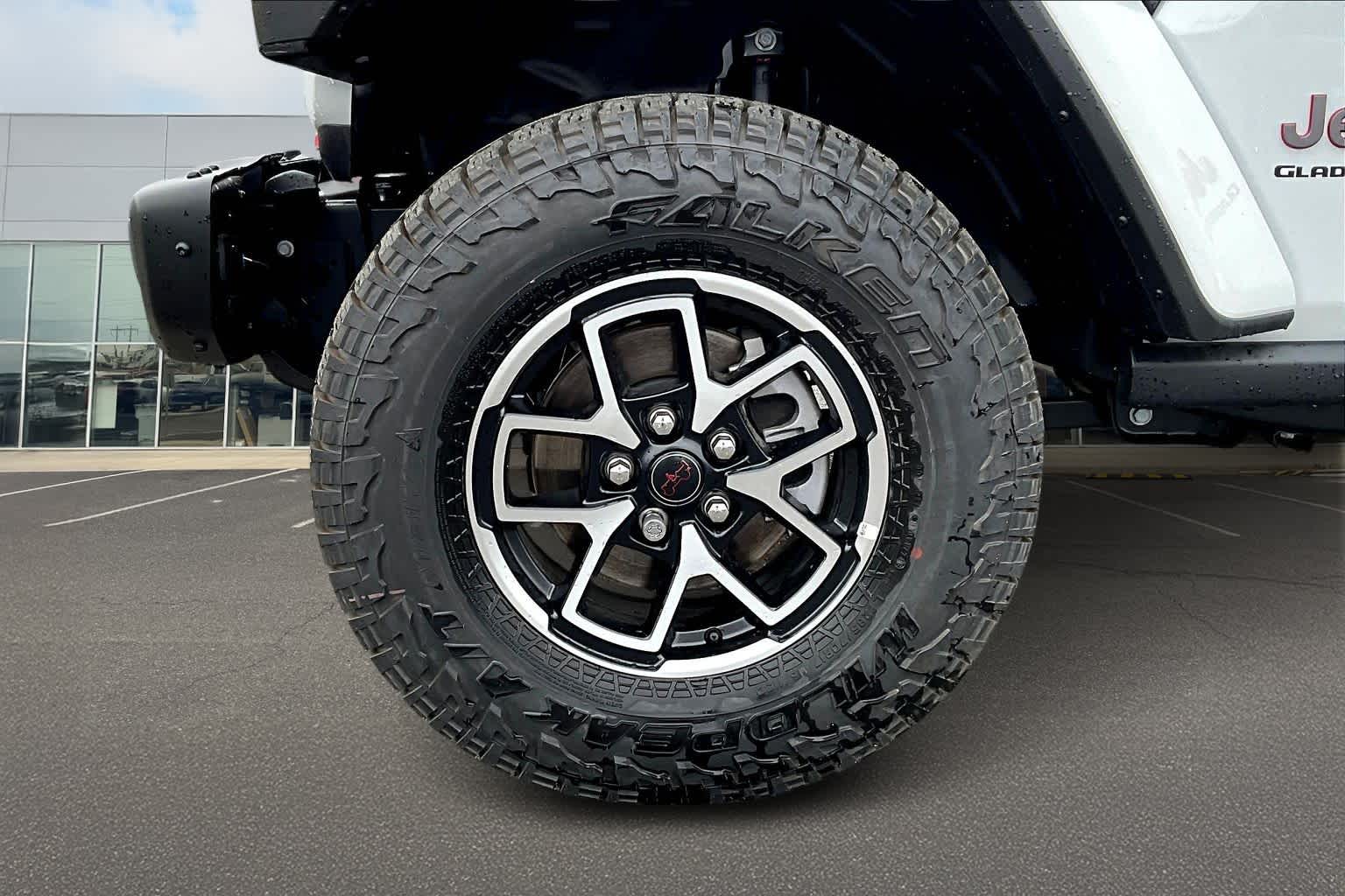 Thumbnail: 2025 Jeep Gladiator - 8