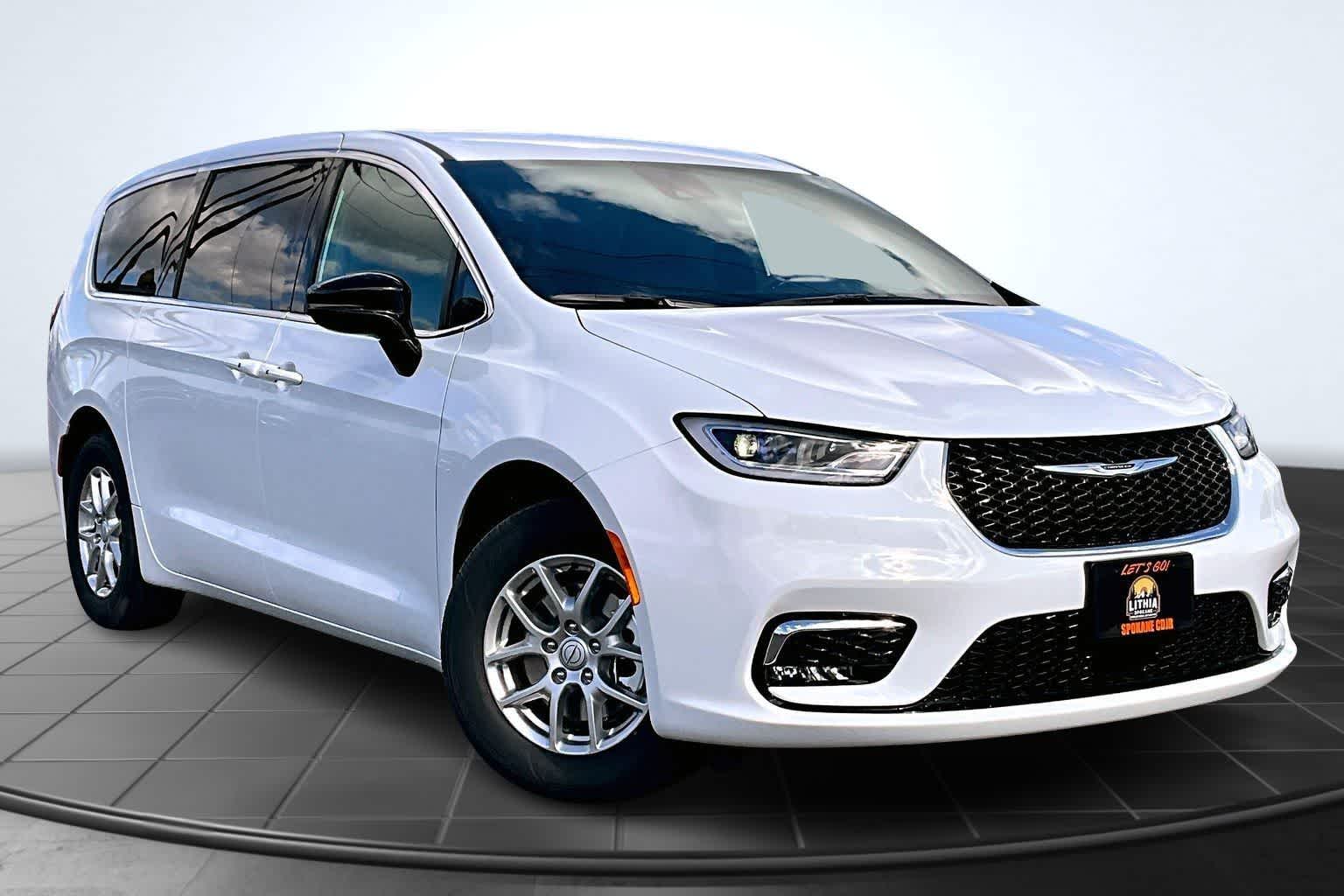 Thumbnail: 2026 Chrysler Pacifica - 22