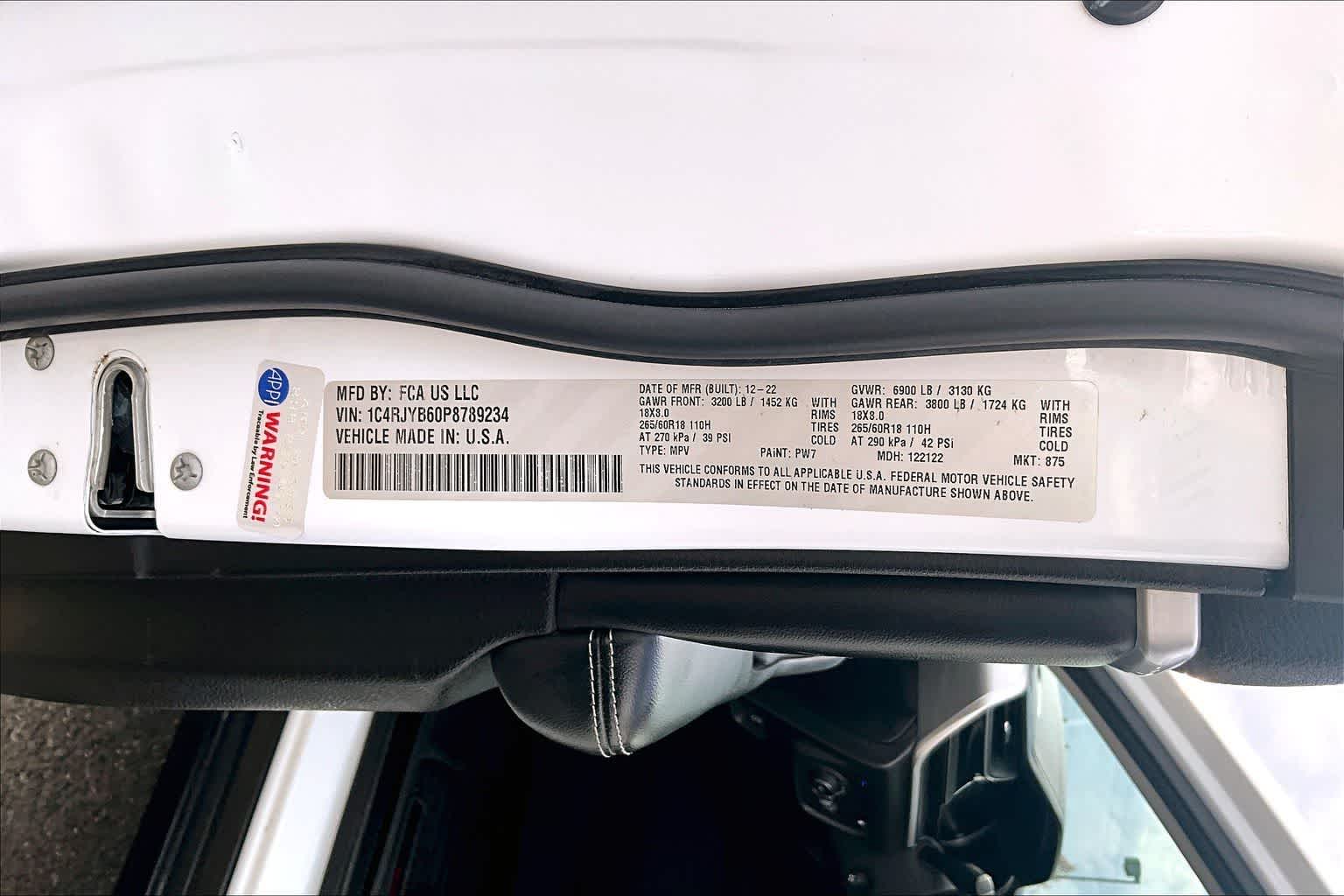 Thumbnail: 2023 Jeep Grand Cherokee - 21