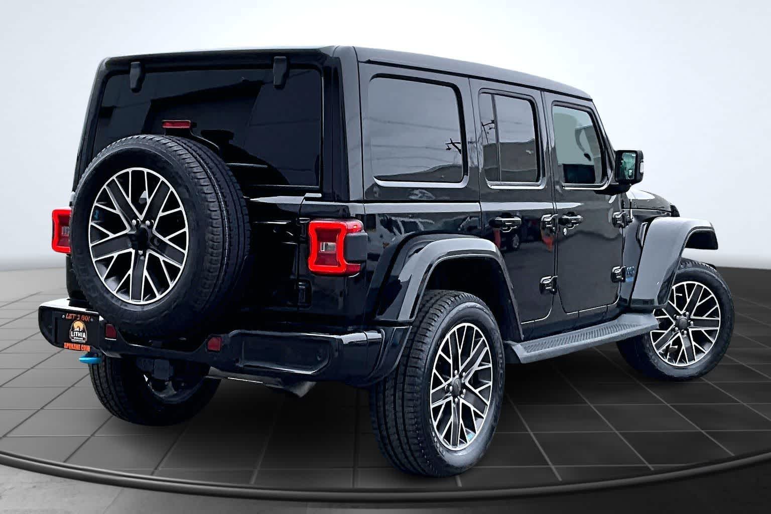 Thumbnail: 2022 Jeep Wrangler - 23