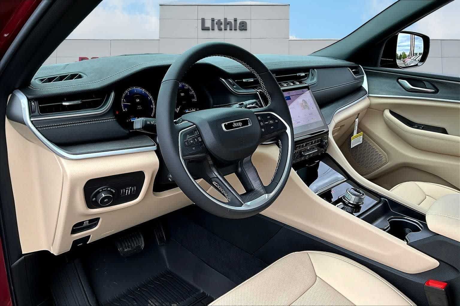 Thumbnail: 2025 Jeep Grand Cherokee L - 3