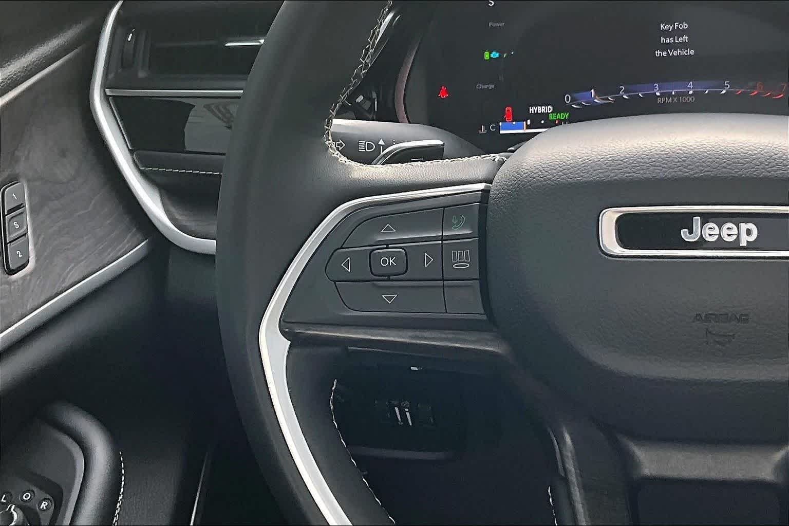 Thumbnail: 2023 Jeep Grand Cherokee - 25