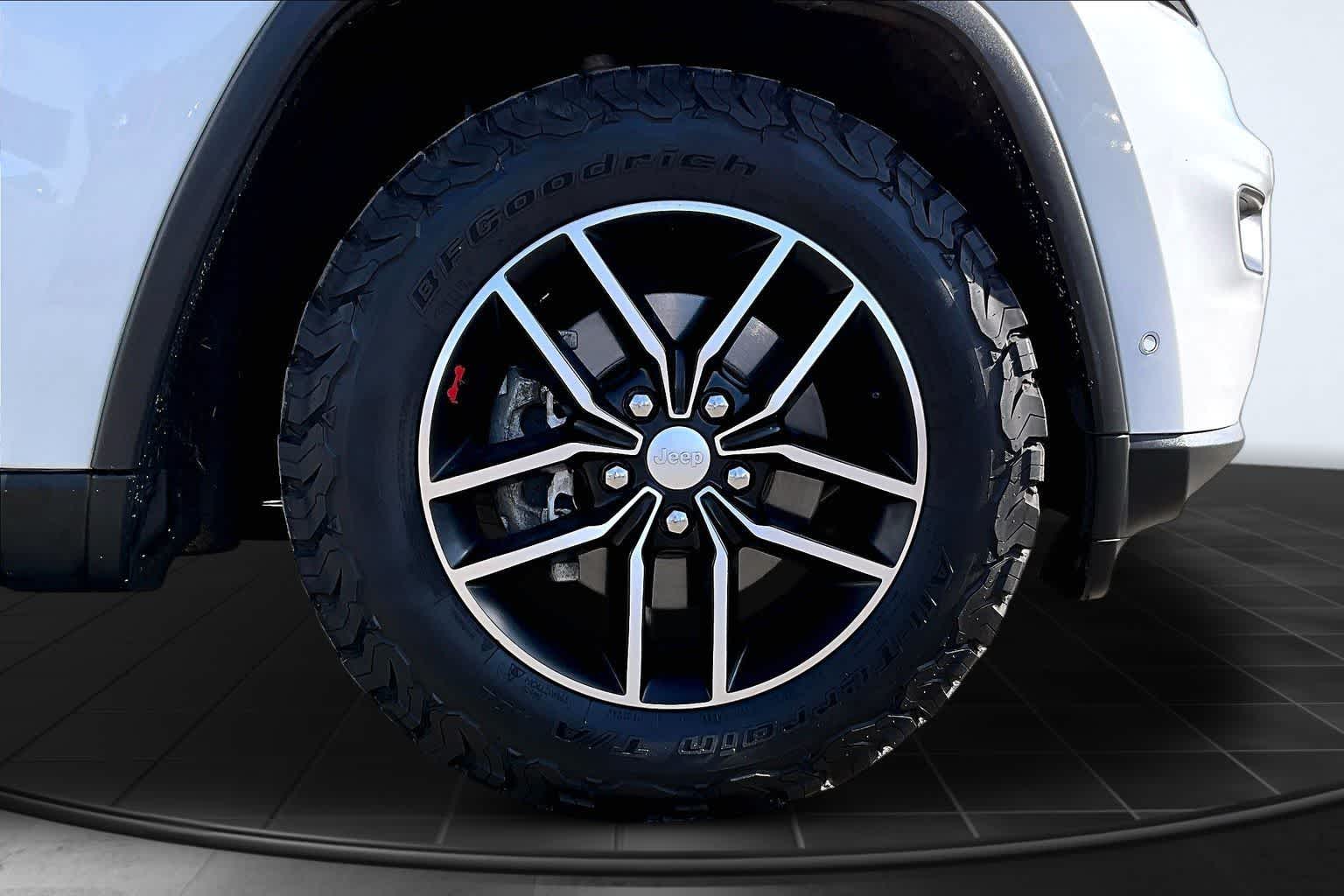 Thumbnail: 2020 Jeep Grand Cherokee - 33