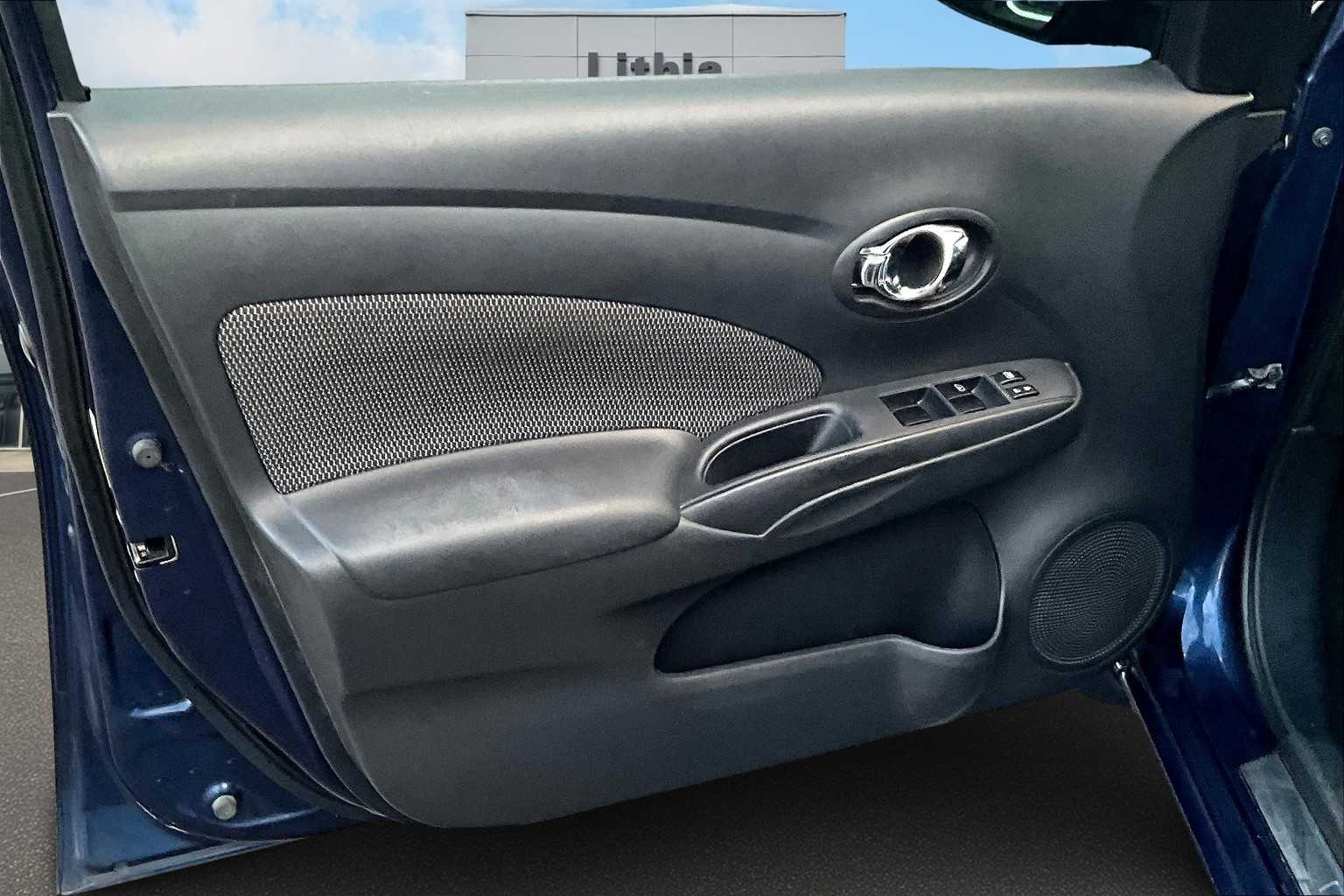 Thumbnail: 2014 Nissan Versa - 28