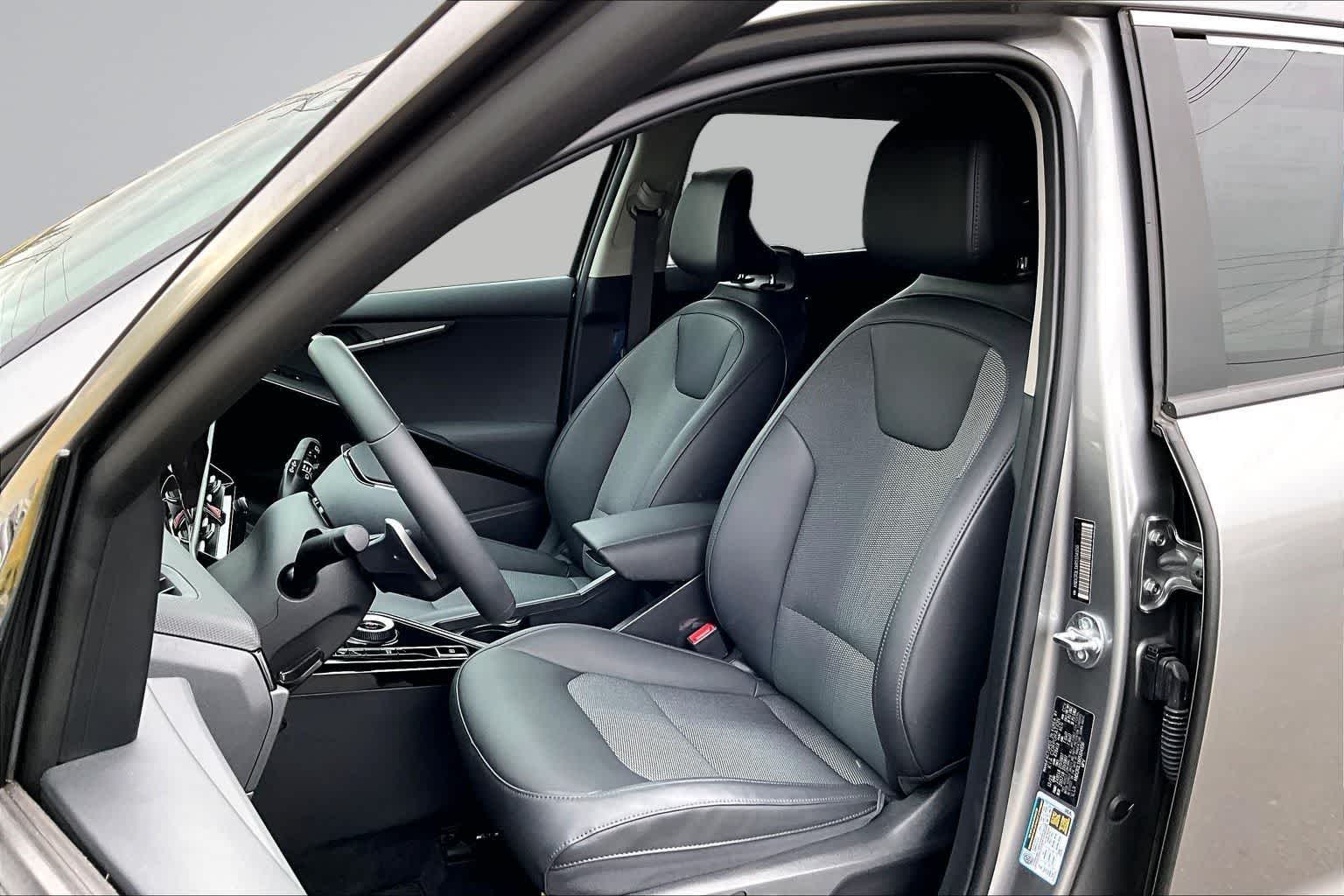 Thumbnail: 2024 Kia Niro - 11