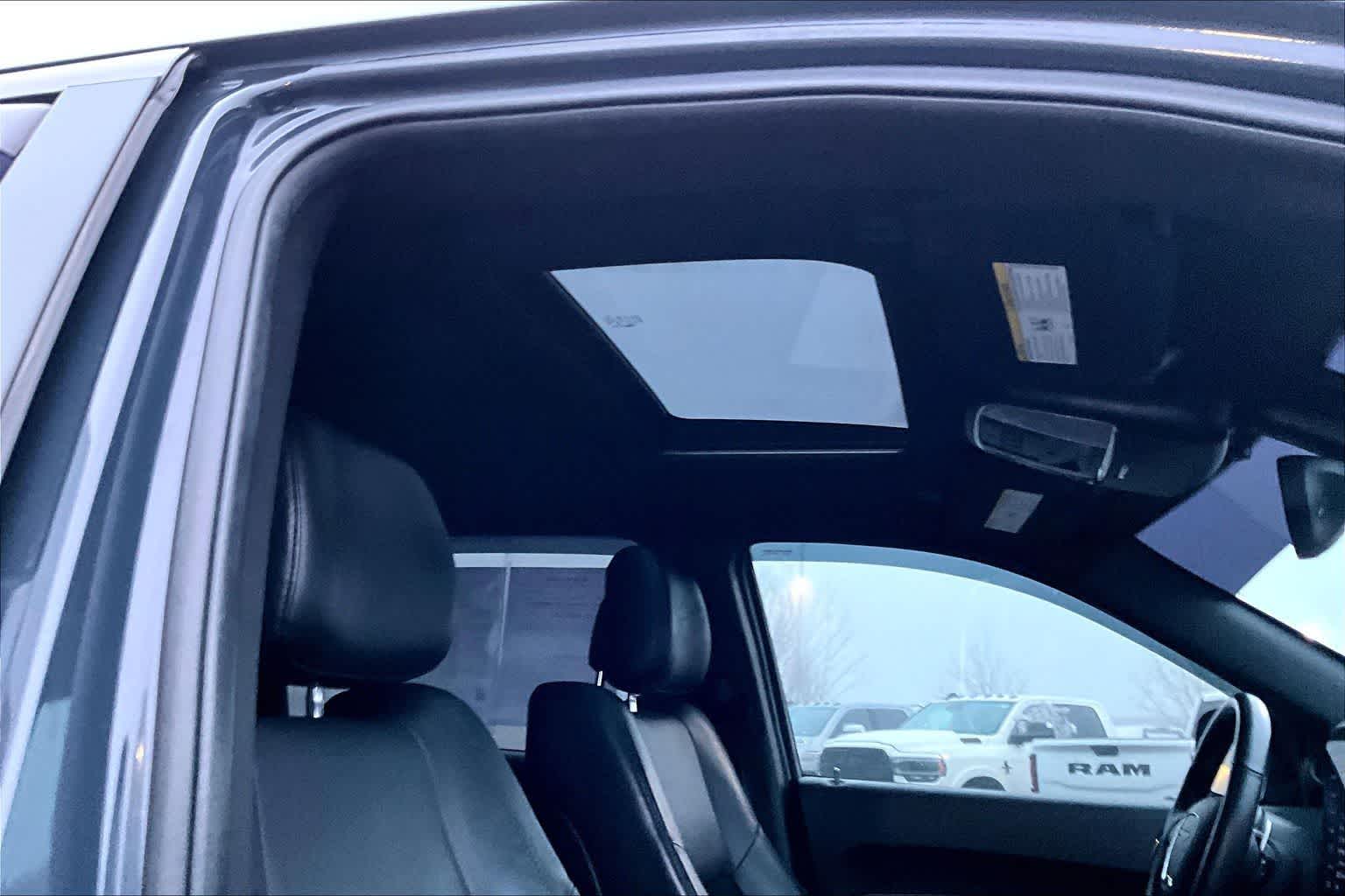 Thumbnail: 2018 Dodge Durango - 29