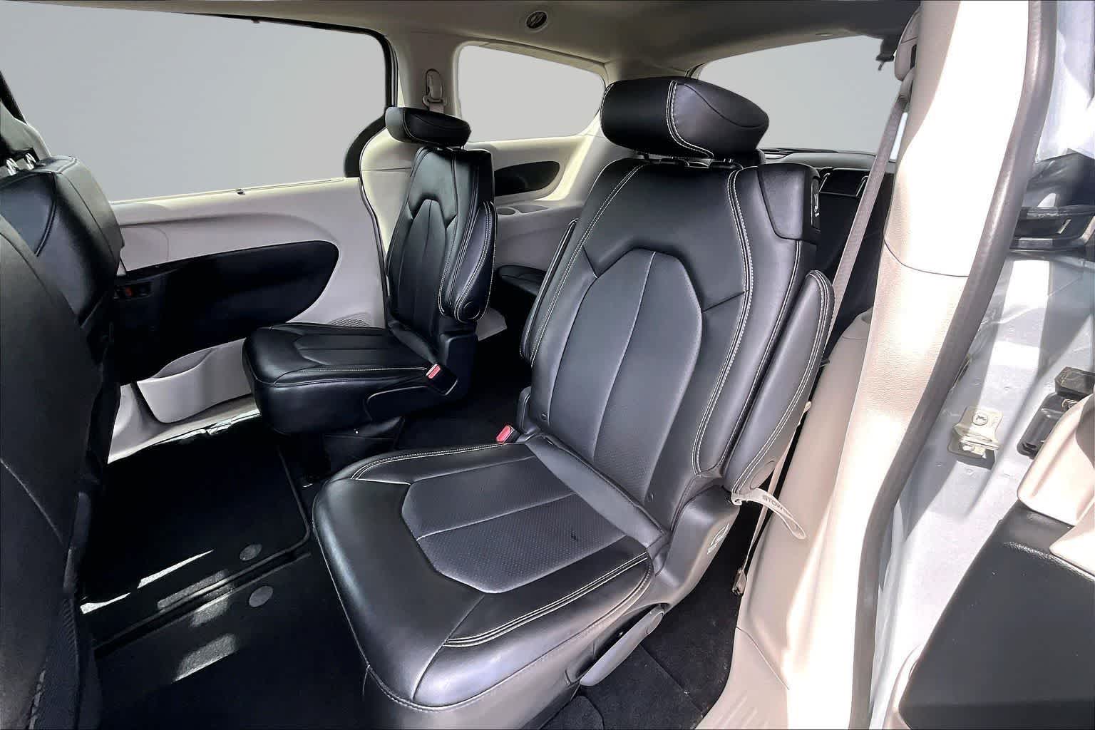 Thumbnail: 2024 Chrysler Pacifica - 13