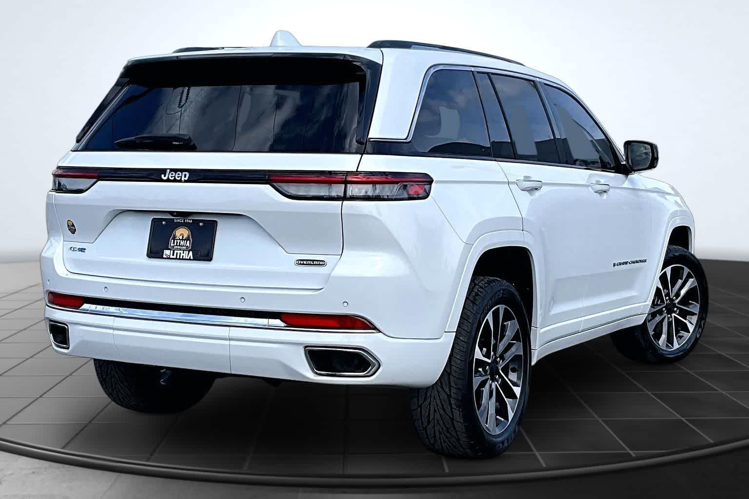 Thumbnail: 2022 Jeep Grand Cherokee - 22