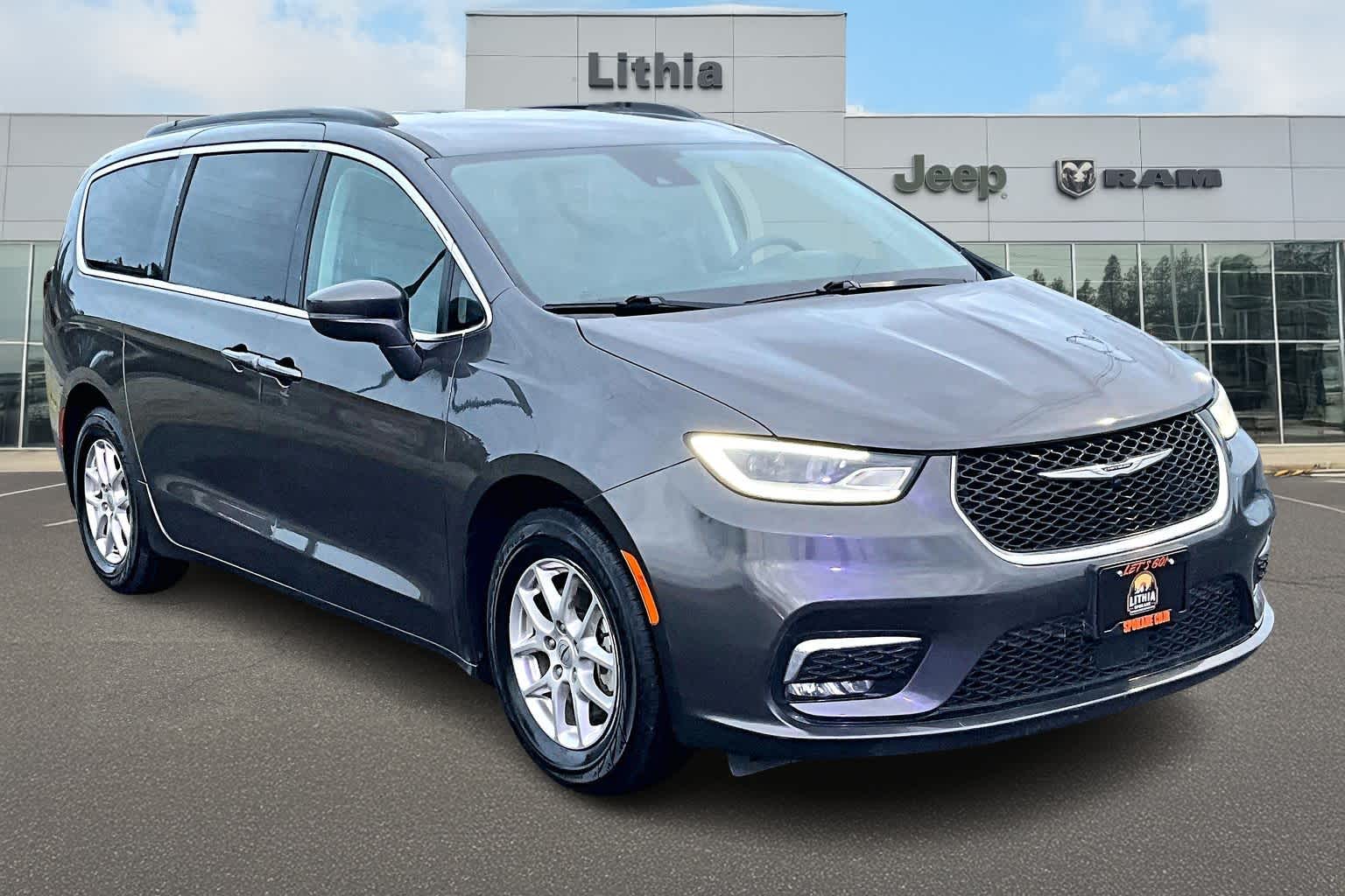 Thumbnail: 2022 Chrysler Pacifica - 22