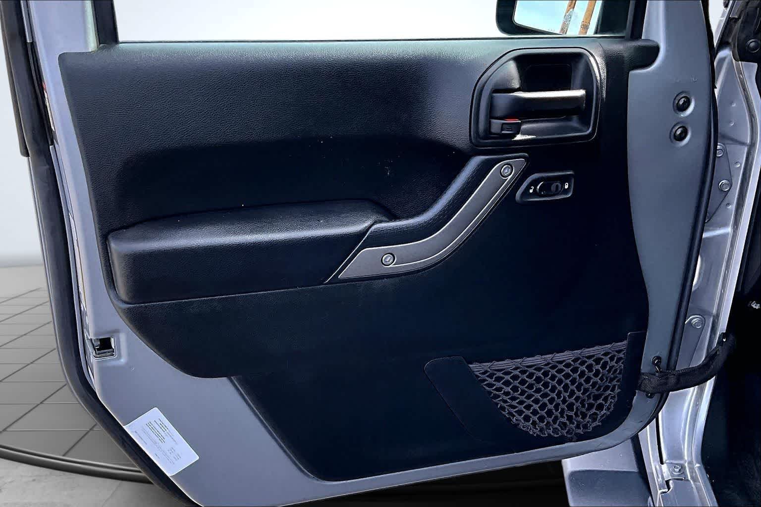 Thumbnail: 2017 Jeep Wrangler - 28