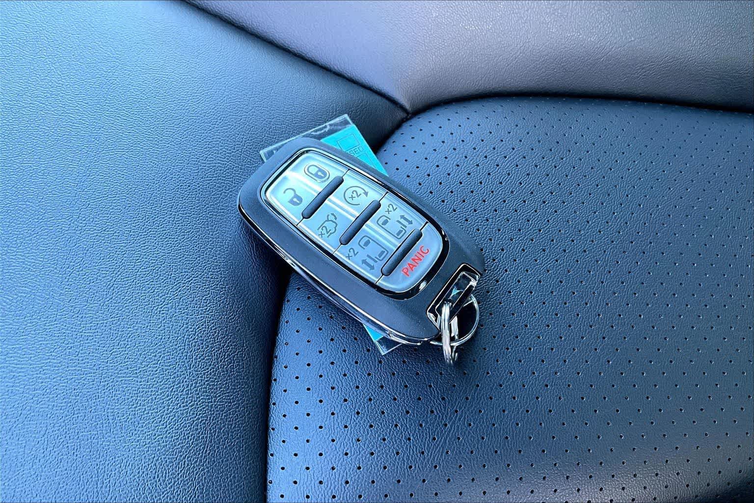 Thumbnail: 2026 Chrysler Pacifica - 20